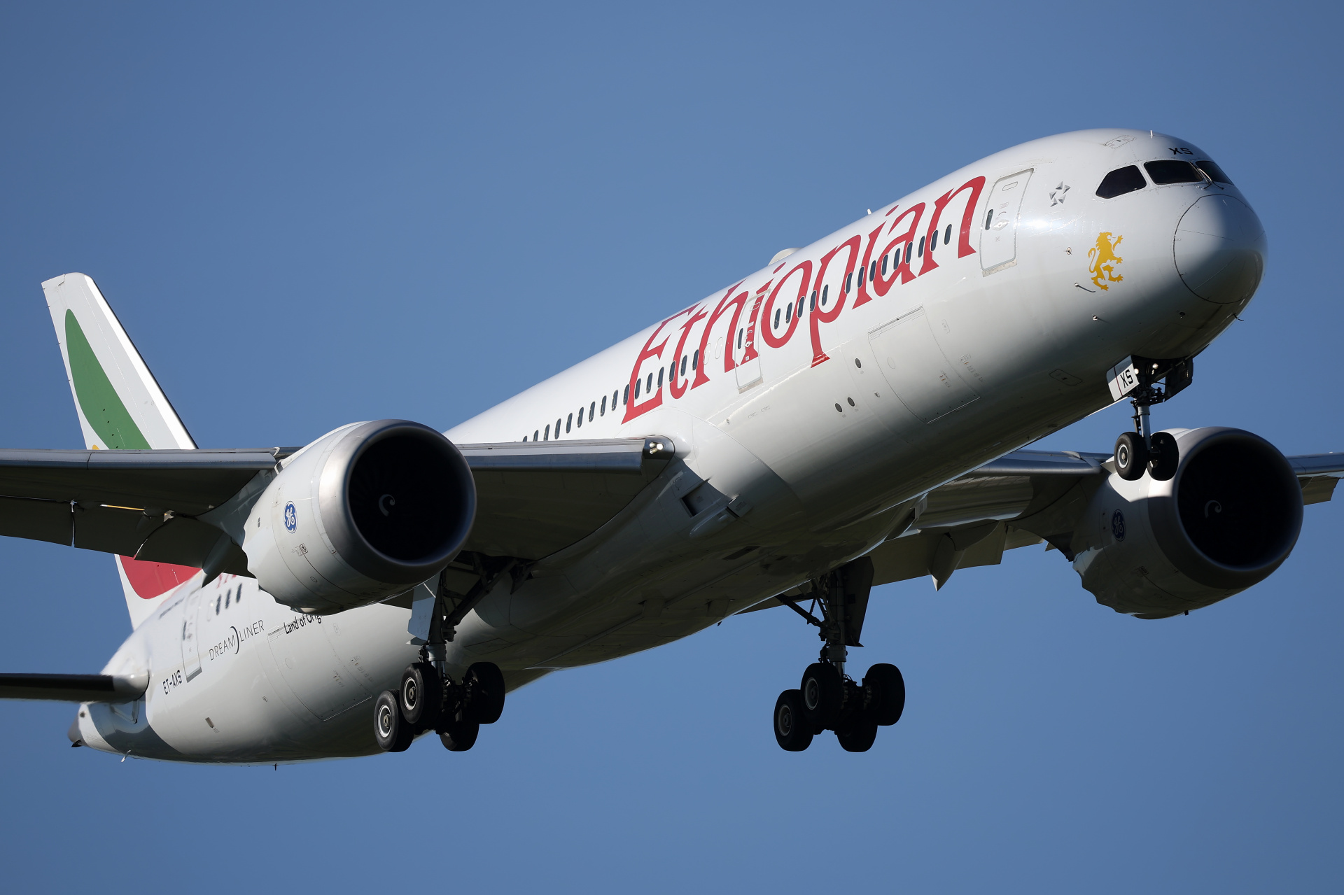 ET-AXS (Aircraft » EPWA Spotting » Boeing 787-9 Dreamliner » Ethiopian Airlines)