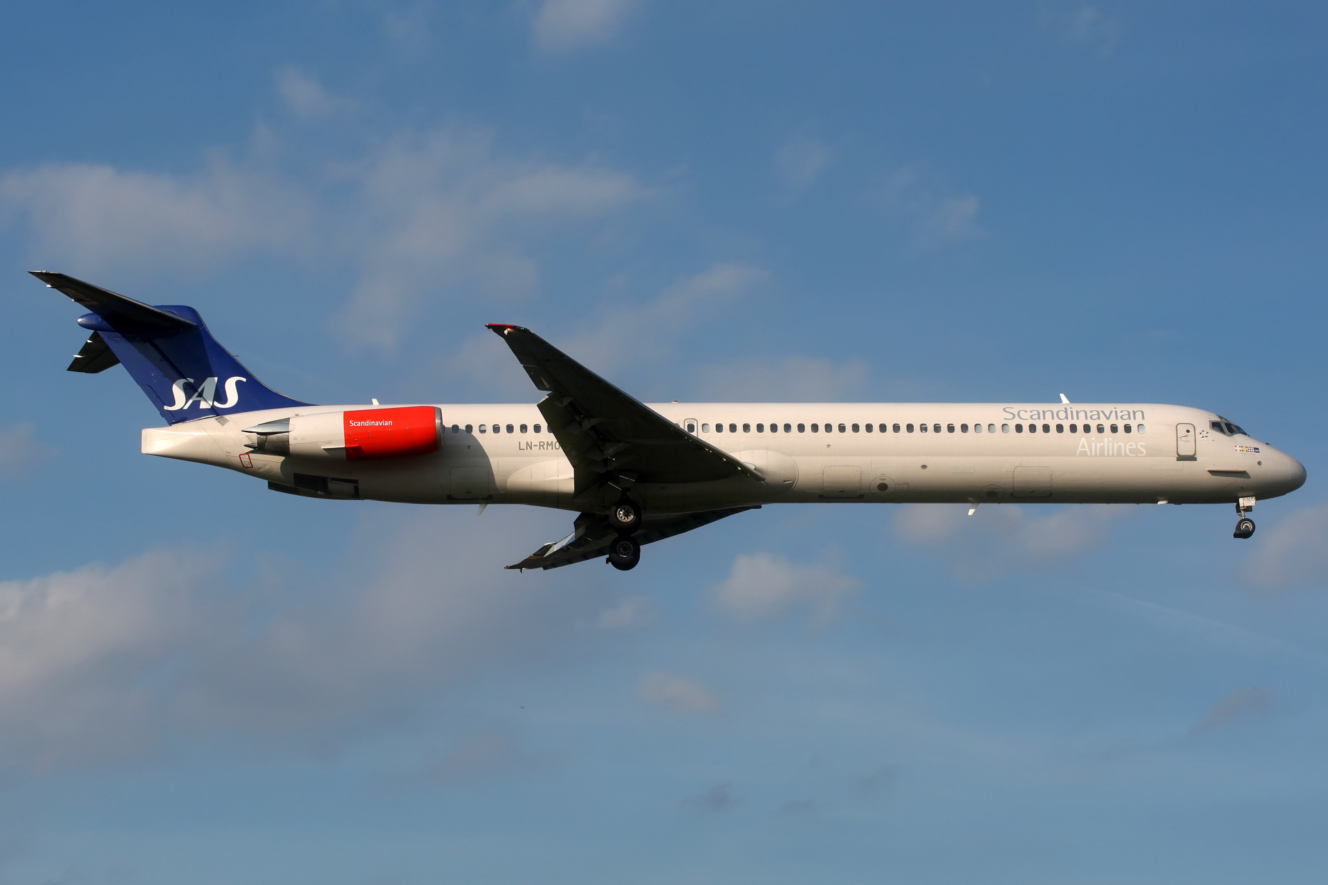 LN-RMO (Samoloty » Spotting na EPWA » McDonnell Douglas MD-82 » SAS Scandinavian Airlines)