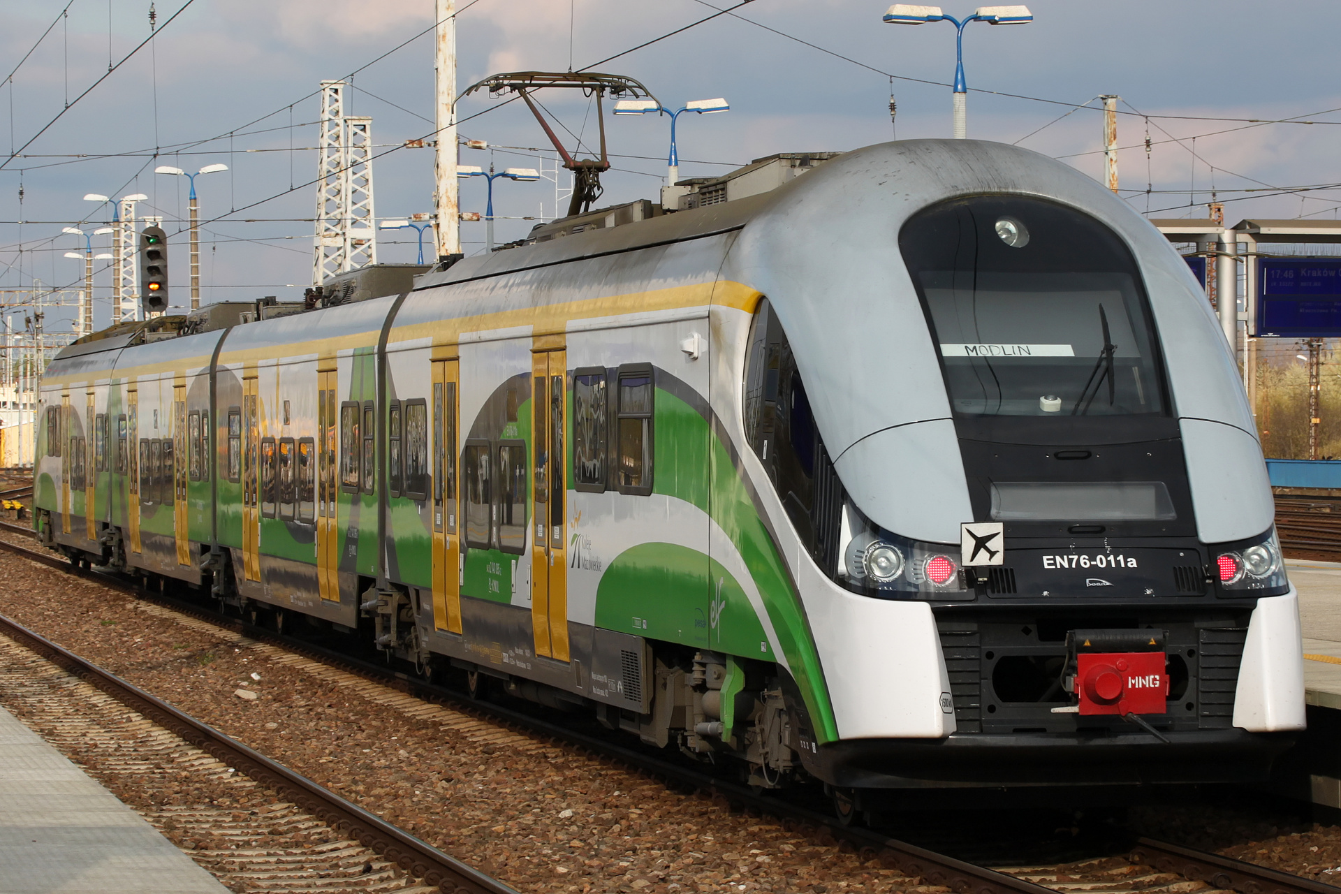 22WEe EN76-011 (Vehicles » Trains and Locomotives » Pesa ELF)