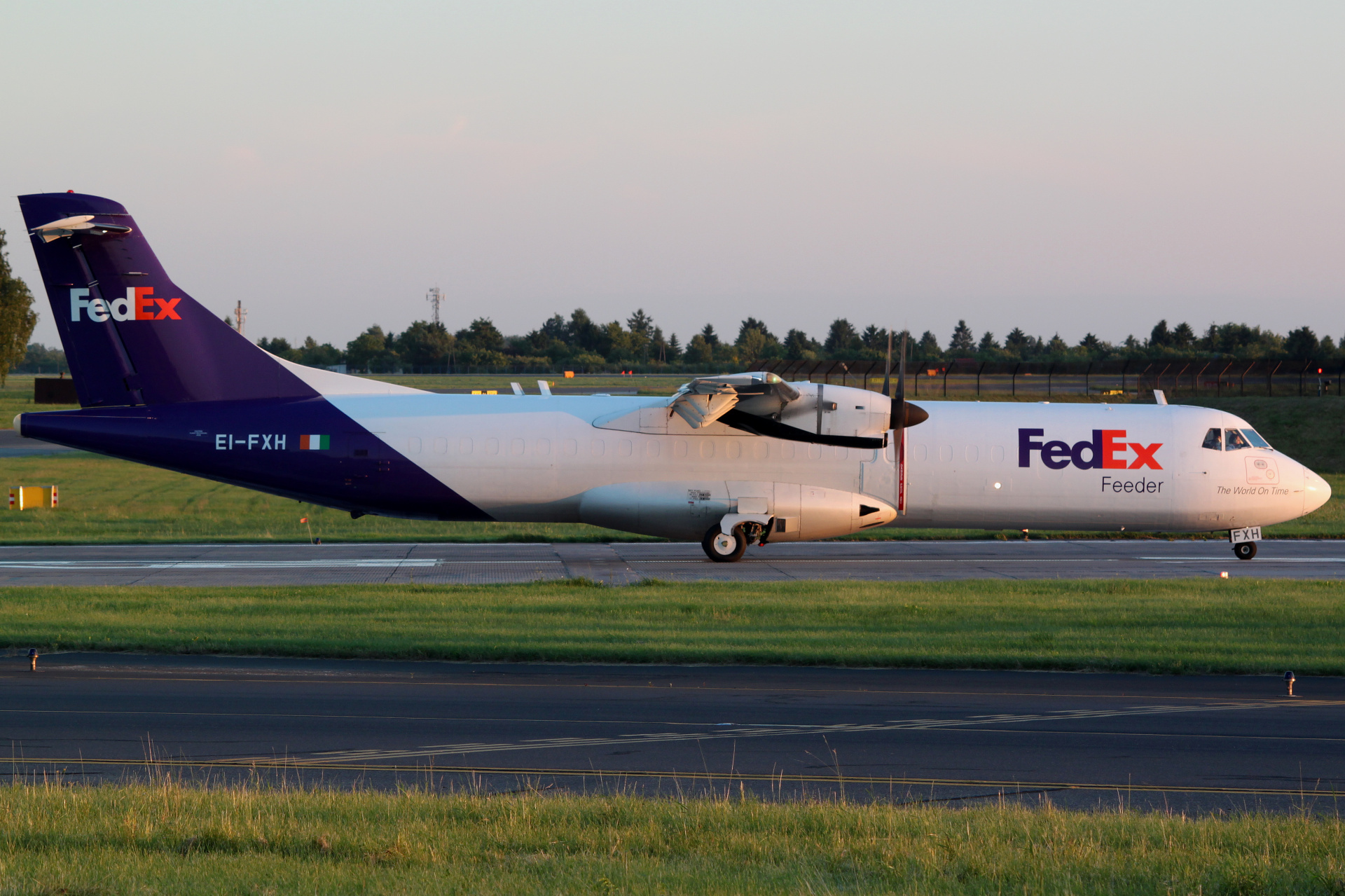 EI-FXH, FedEx (Samoloty » Spotting na EPWA » ATR 72 » FedEx)
