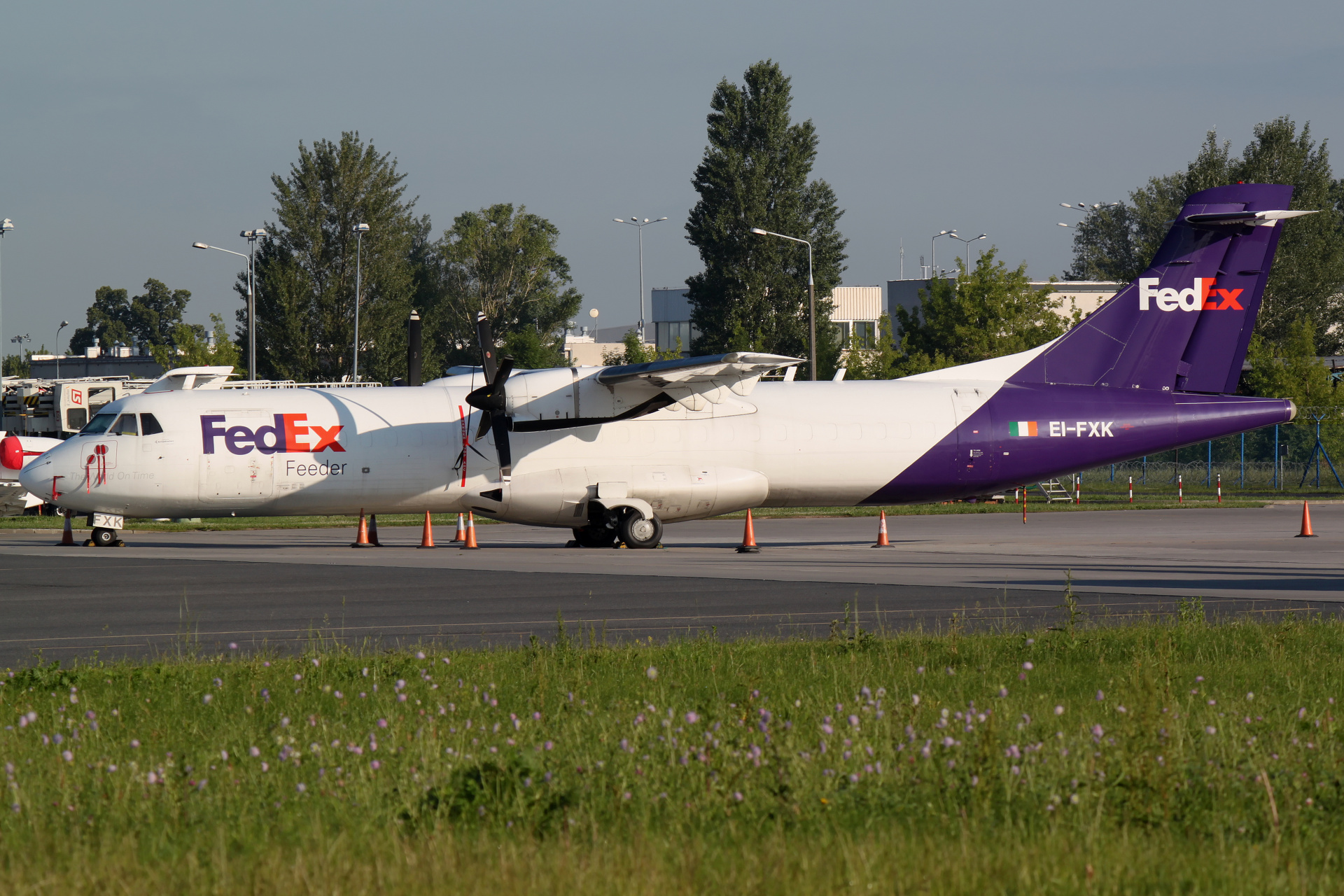 EI-FXK, FedEx (Samoloty » Spotting na EPWA » ATR 72 » FedEx)