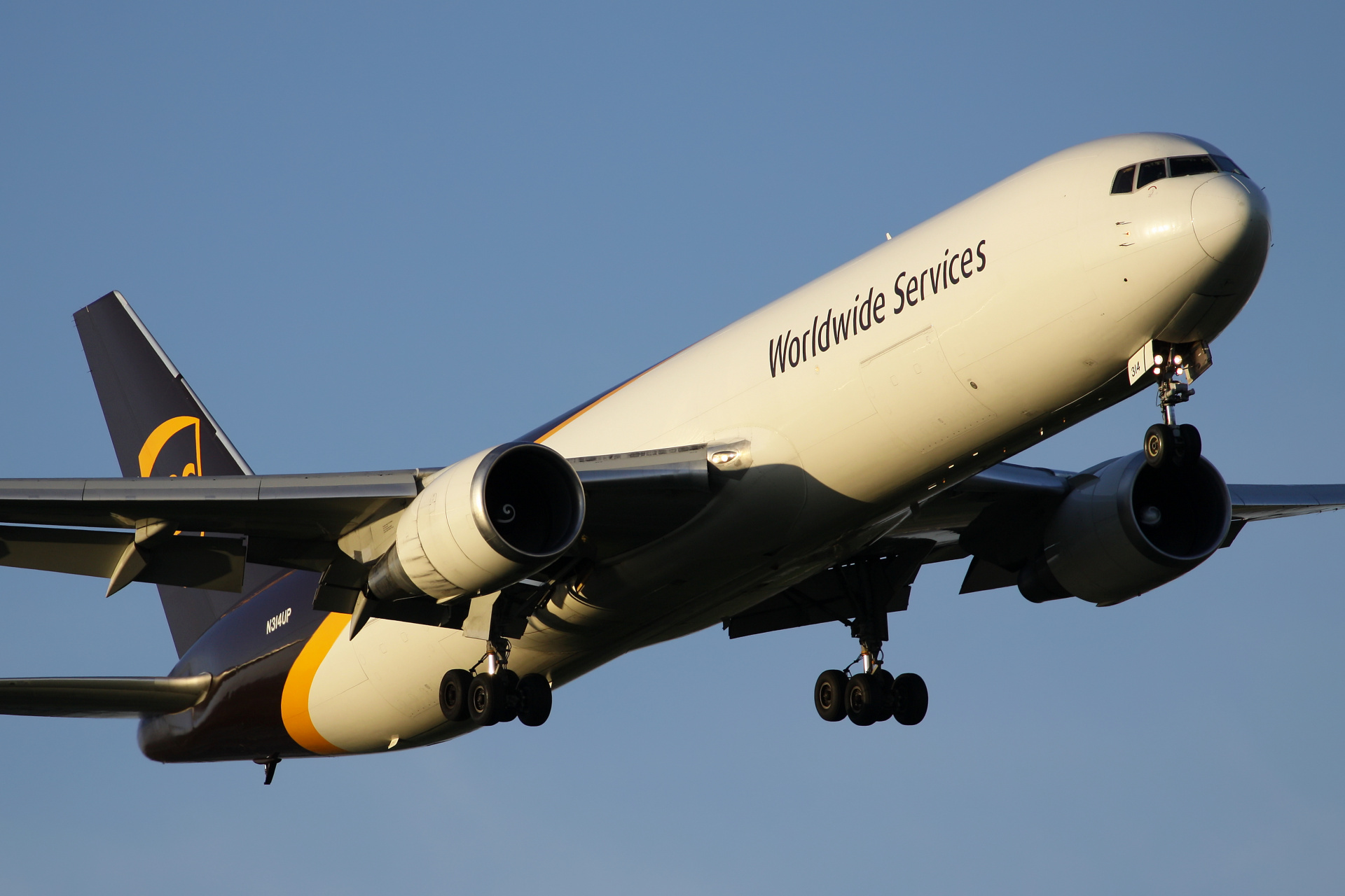 N314UP (Aircraft » EPWA Spotting » Boeing 767-300F » United Parcel Service (UPS) Airlines)