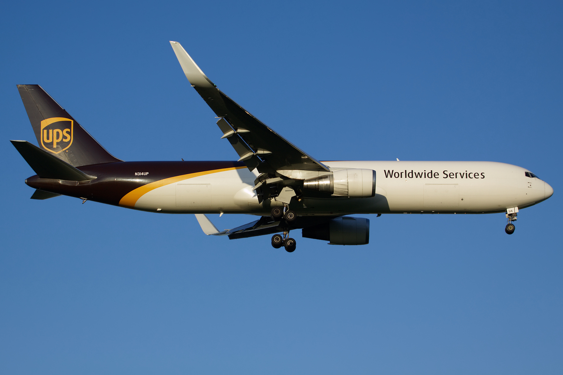 N314UP (Aircraft » EPWA Spotting » Boeing 767-300F » United Parcel Service (UPS) Airlines)