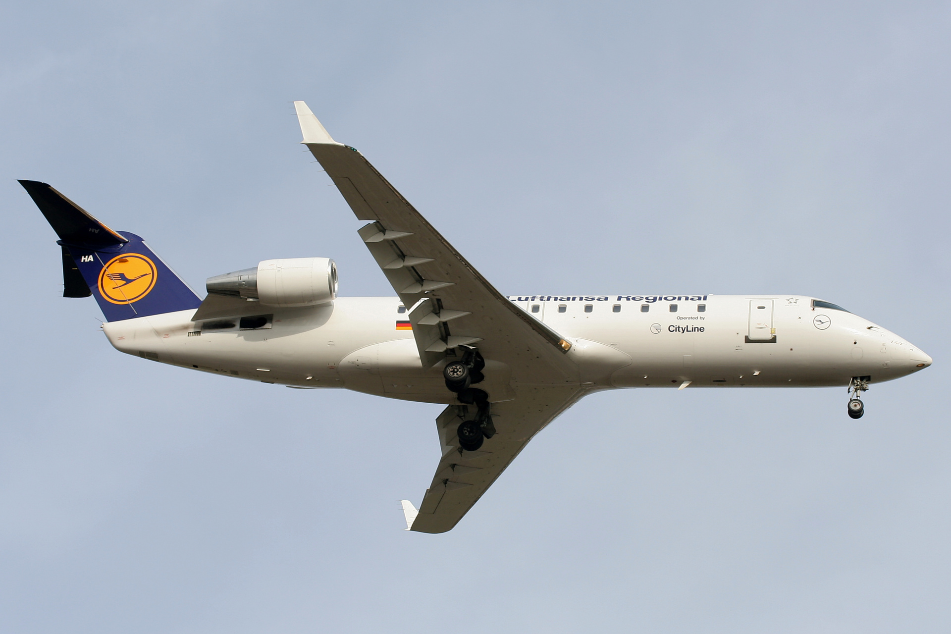 D-ACHA (CityLine) (Aircraft » EPWA Spotting » Bombardier CL-600 Regional Jet » CRJ-200 » Lufthansa Regional)