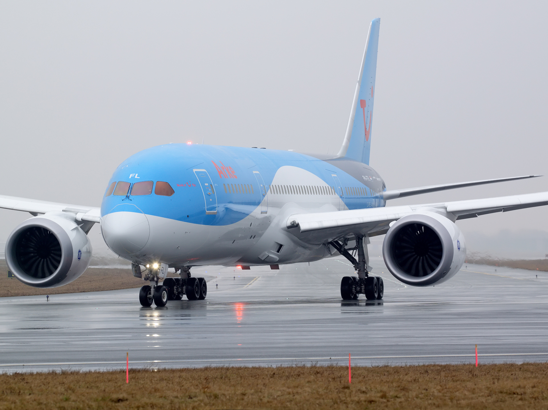 PH-TFL (Aircraft » EPWA Spotting » Boeing 787-8 Dreamliner » TUI fly Netherlands/Arke)