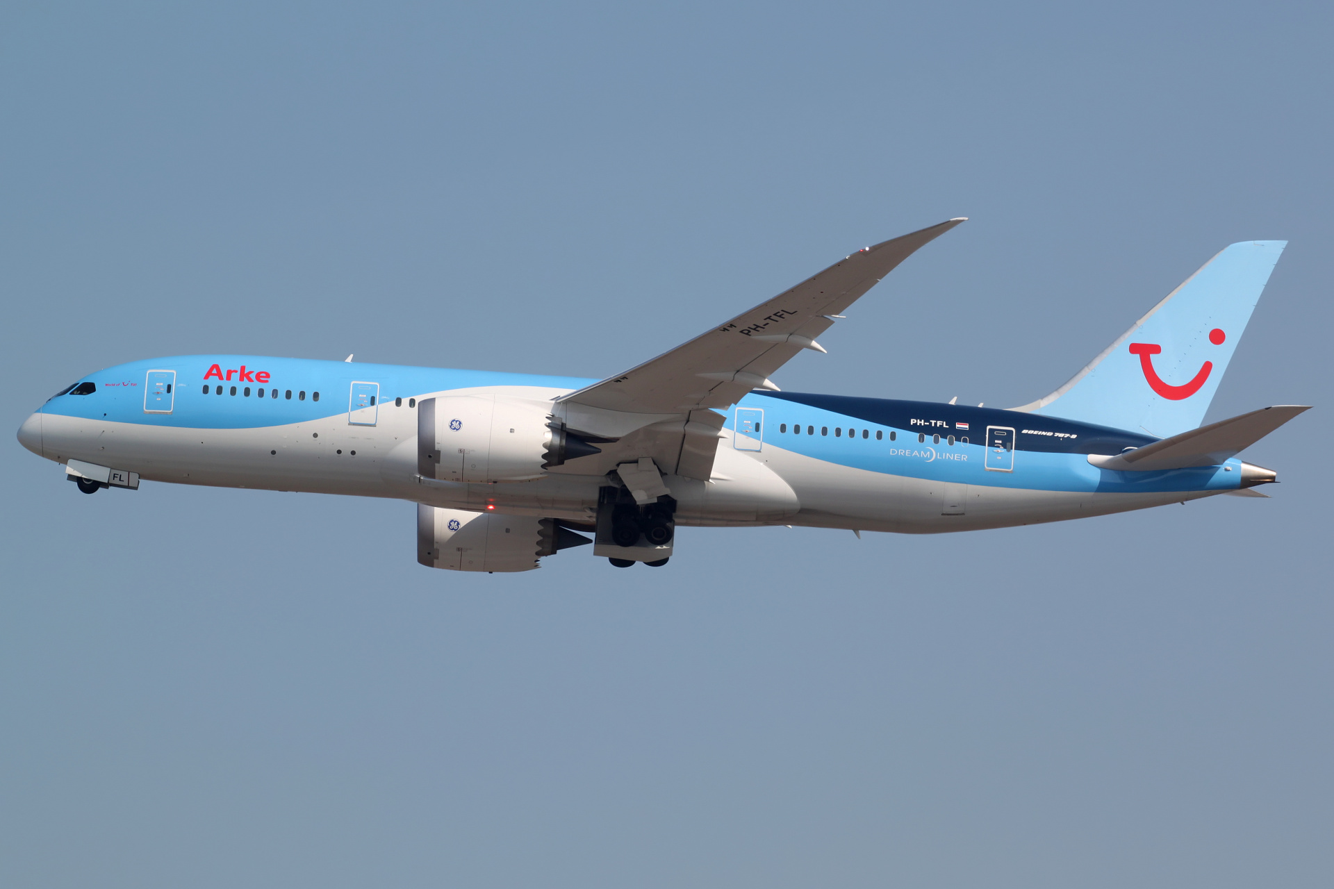 PH-TFL (Aircraft » EPWA Spotting » Boeing 787-8 Dreamliner » TUI fly Netherlands/Arke)
