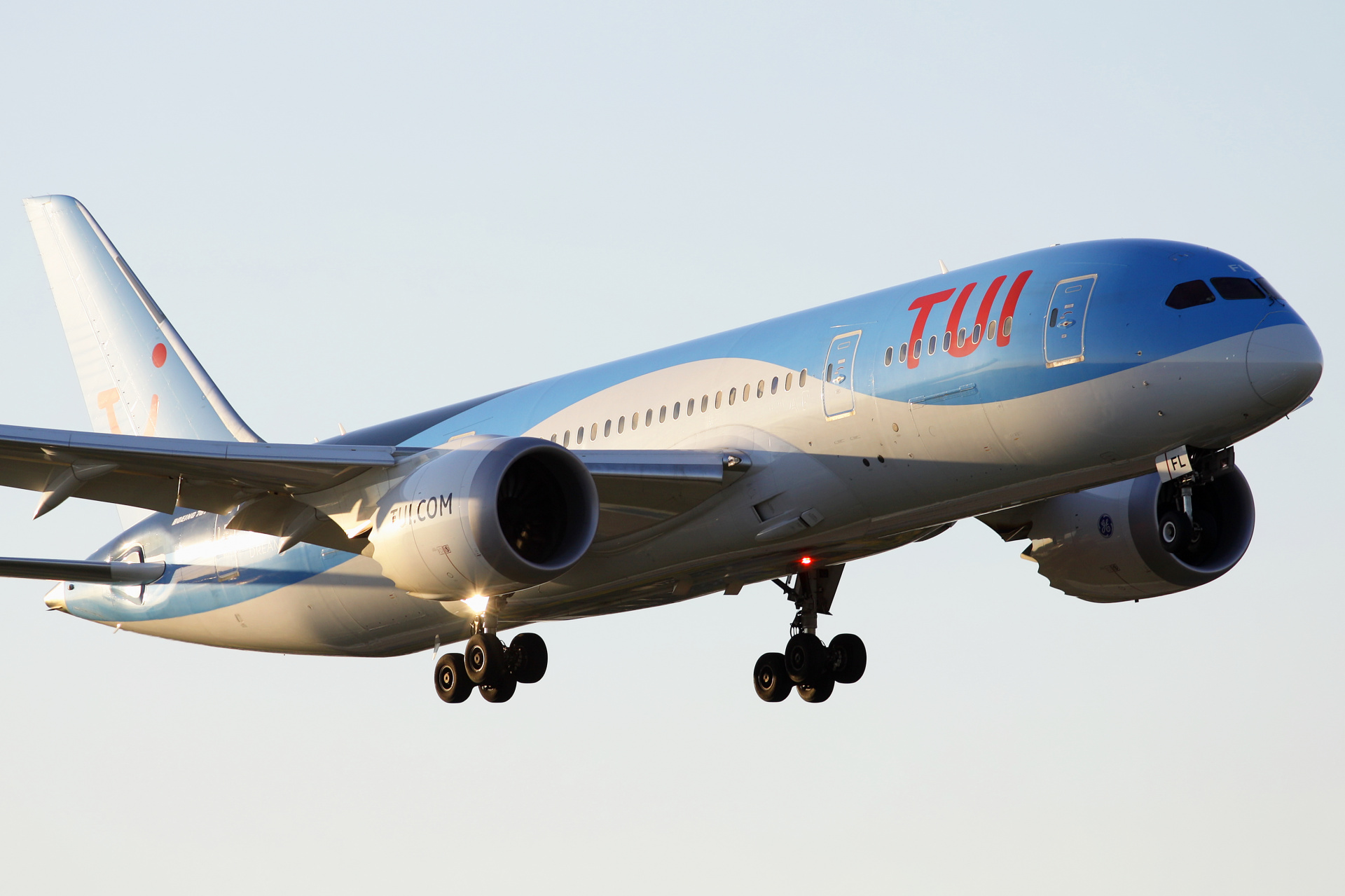 PH-TFL, TUI fly Netherlands (Samoloty » Spotting na EPWA » Boeing 787-8 Dreamliner » TUI fly)