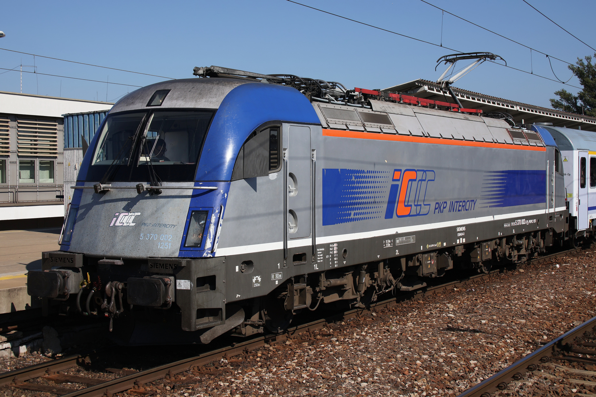 EU44-002 Husarz (Vehicles » Trains and Locomotives » Siemens EuroSprinter ES64U4 Taurus » PKP Intercity)