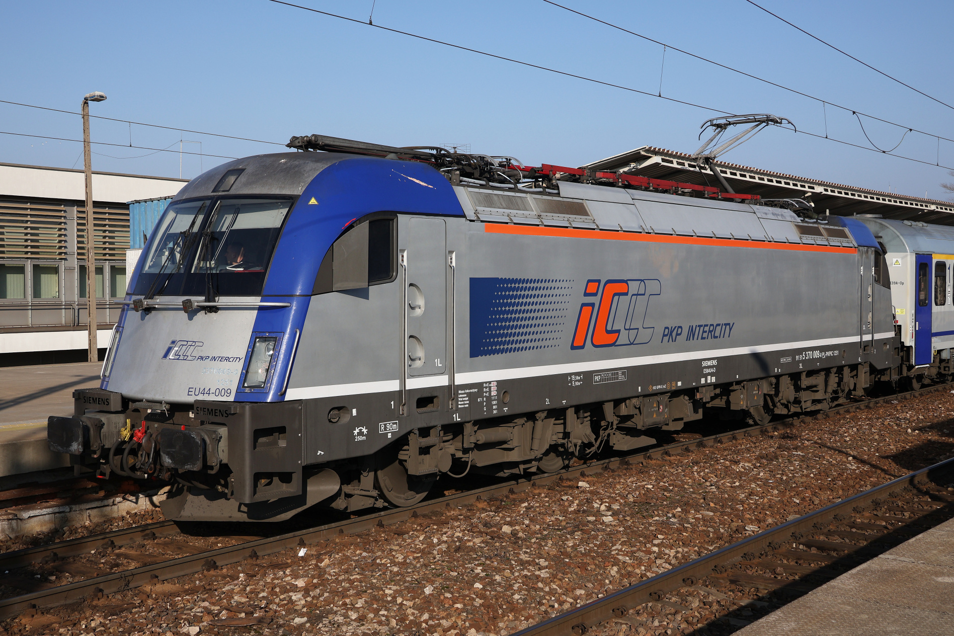 EU44-009 Husarz (Vehicles » Trains and Locomotives » Siemens EuroSprinter ES64U4 Taurus » PKP Intercity)