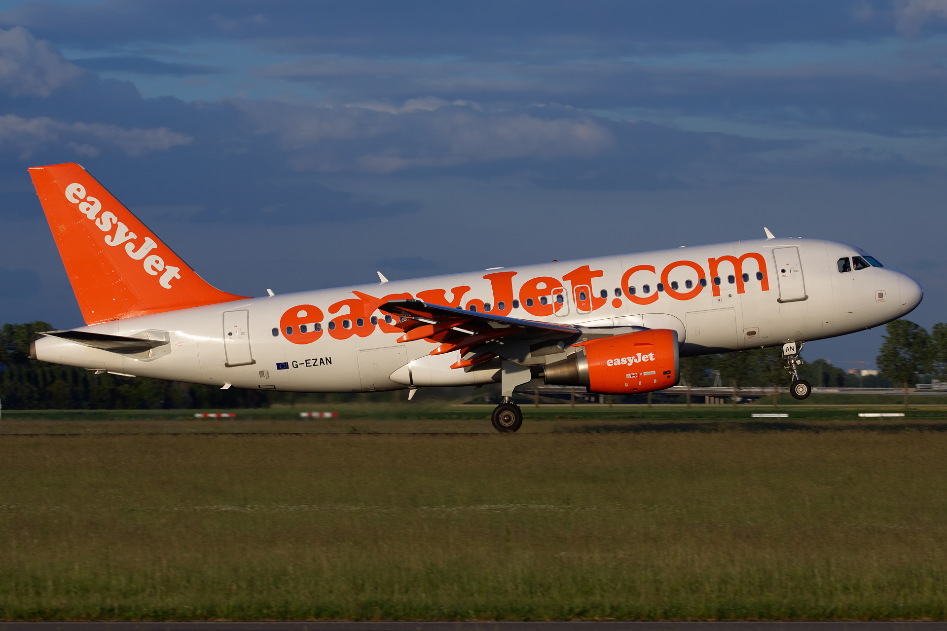 G-EZAN (Aircraft » Schiphol Spotting » Airbus A319-100 » EasyJet)
