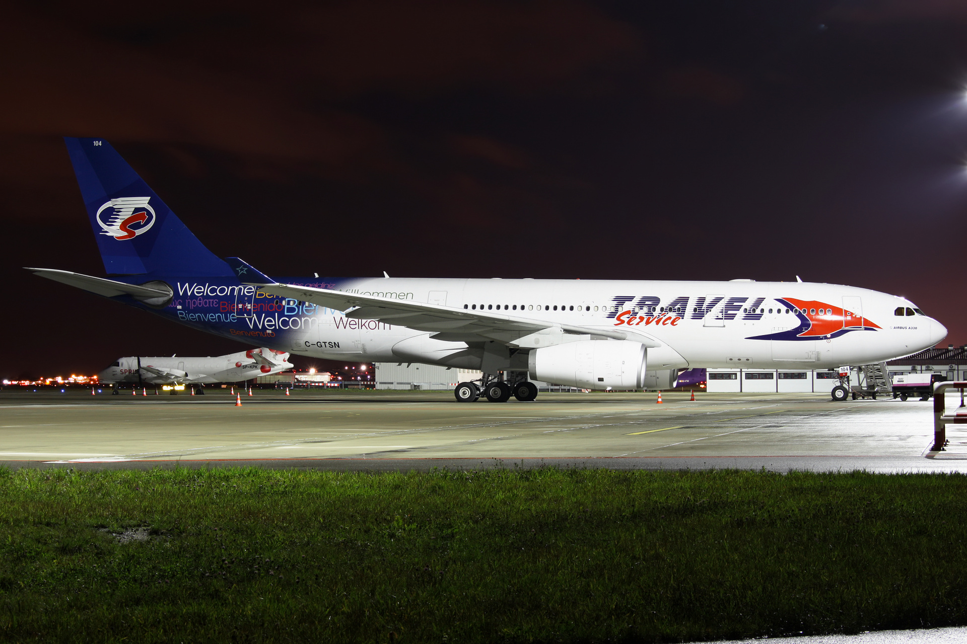 C-GTSN, Travel Service (Air Transat) (Samoloty » Spotting na EPWA » Airbus A330-200 » Travel Service Airlines)