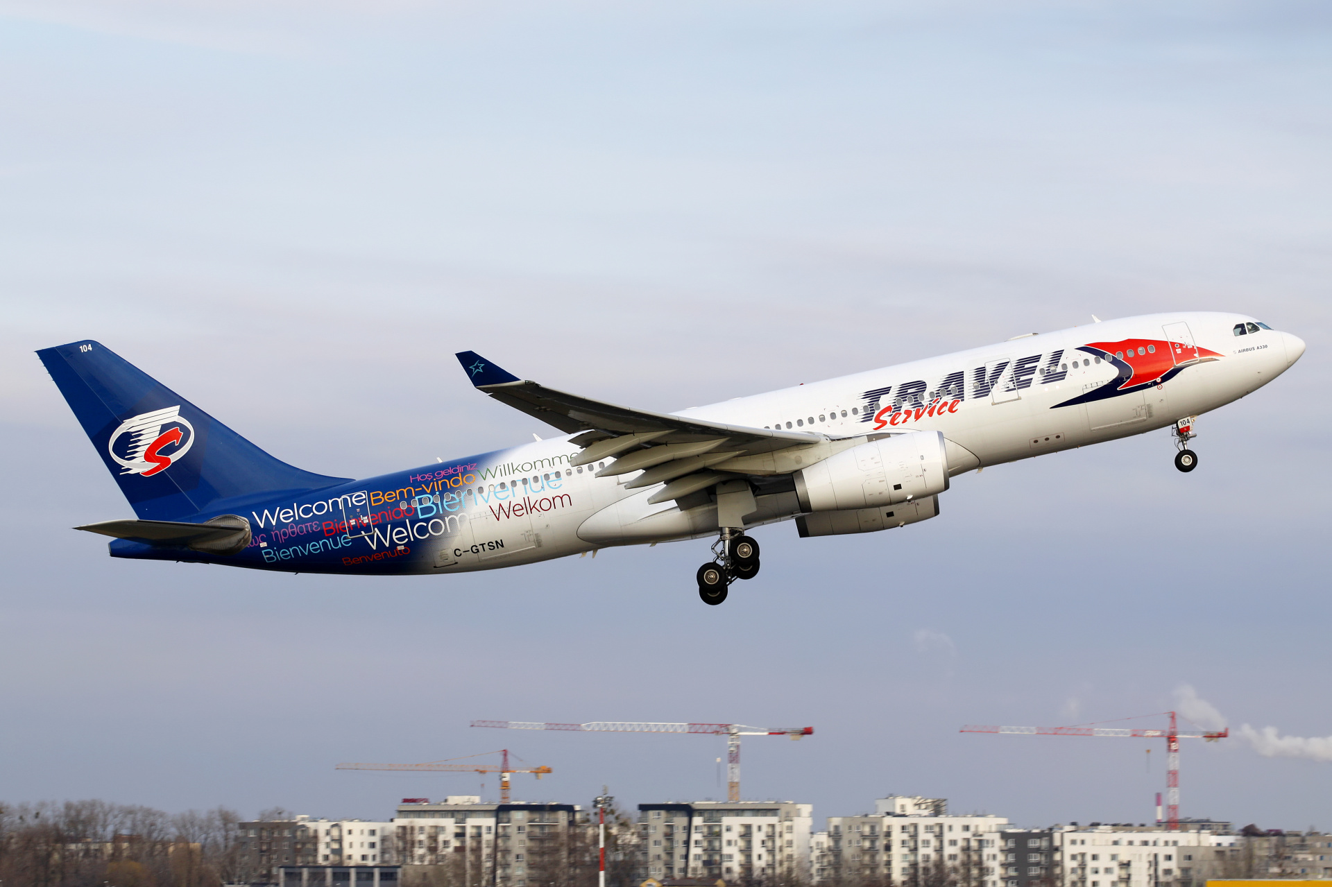 C-GTSN (Air Transat) (Samoloty » Spotting na EPWA » Airbus A330-200 » Travel Service Airlines)