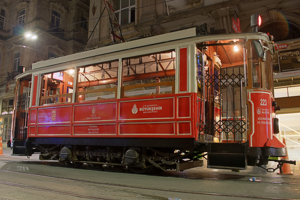 Nostalgia Tram (Travels » Istanbul » Vehicles)