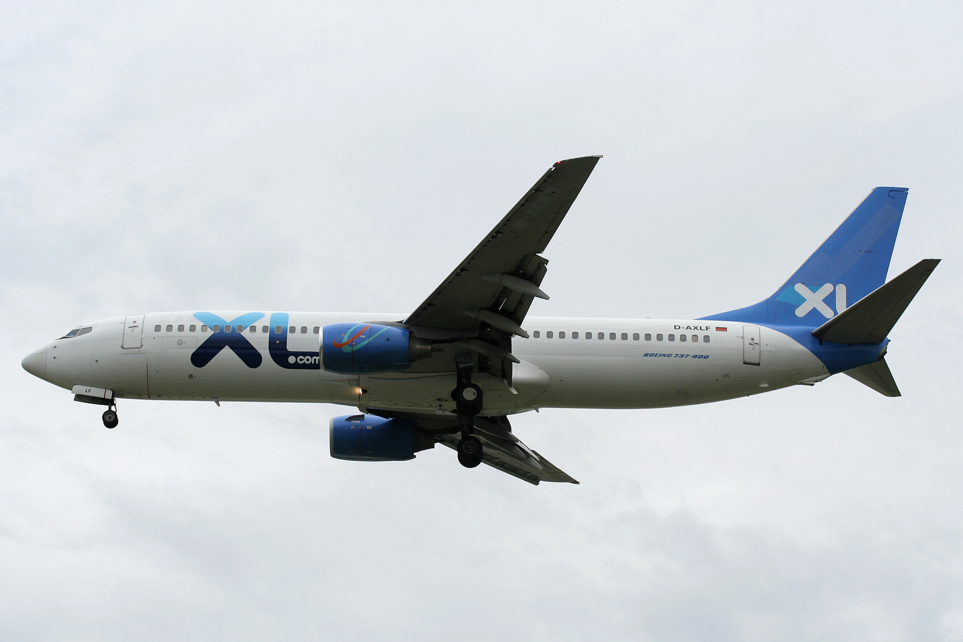 Boeing 737-800, D-AXLF, XL Airways (Podróże » USA: Na ziemi Czejenów » Samoloty)