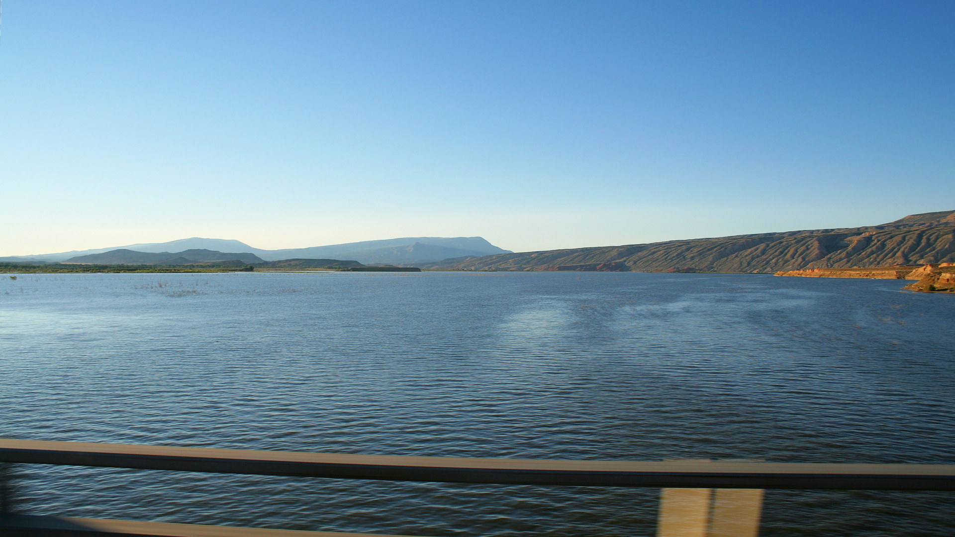 Bighorn Lake (Podróże » USA: Na ziemi Czejenów » Wielka Podróż » Droga 14)