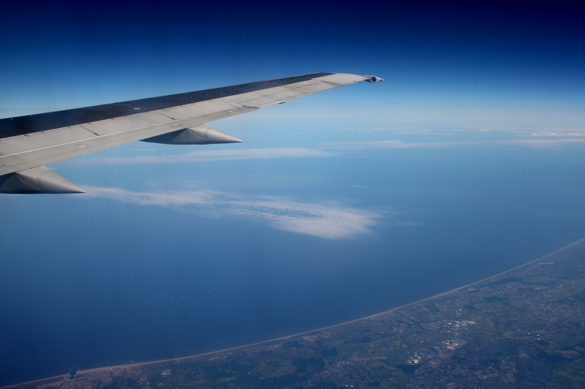 WAW-LHR: The Hague and North Sea (Travels » US Trip 3: The Roads Not Taken » The Flights)