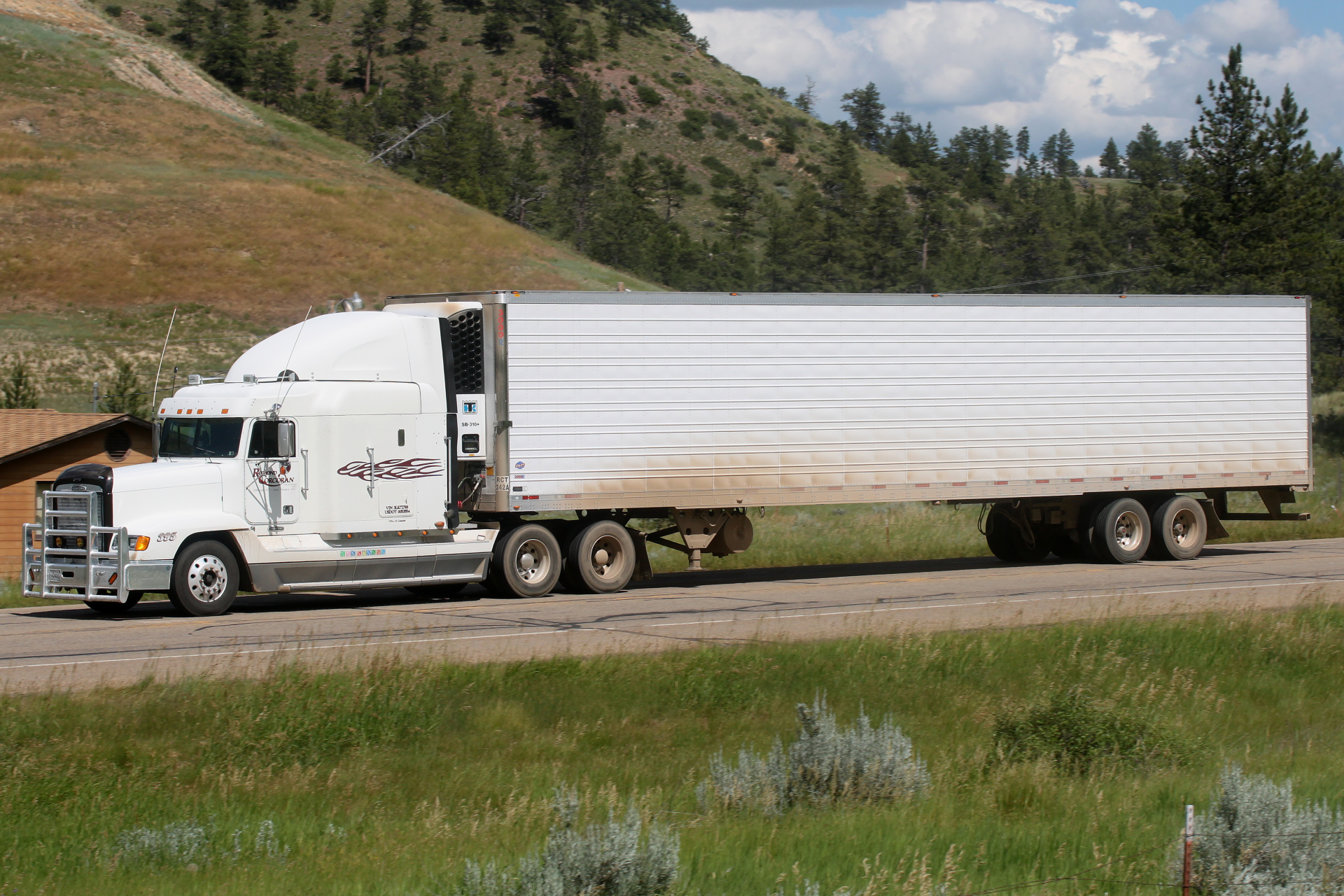 Freightliner FLD 120 (Podróże » USA: Drogi nie obrane » Pojazdy)