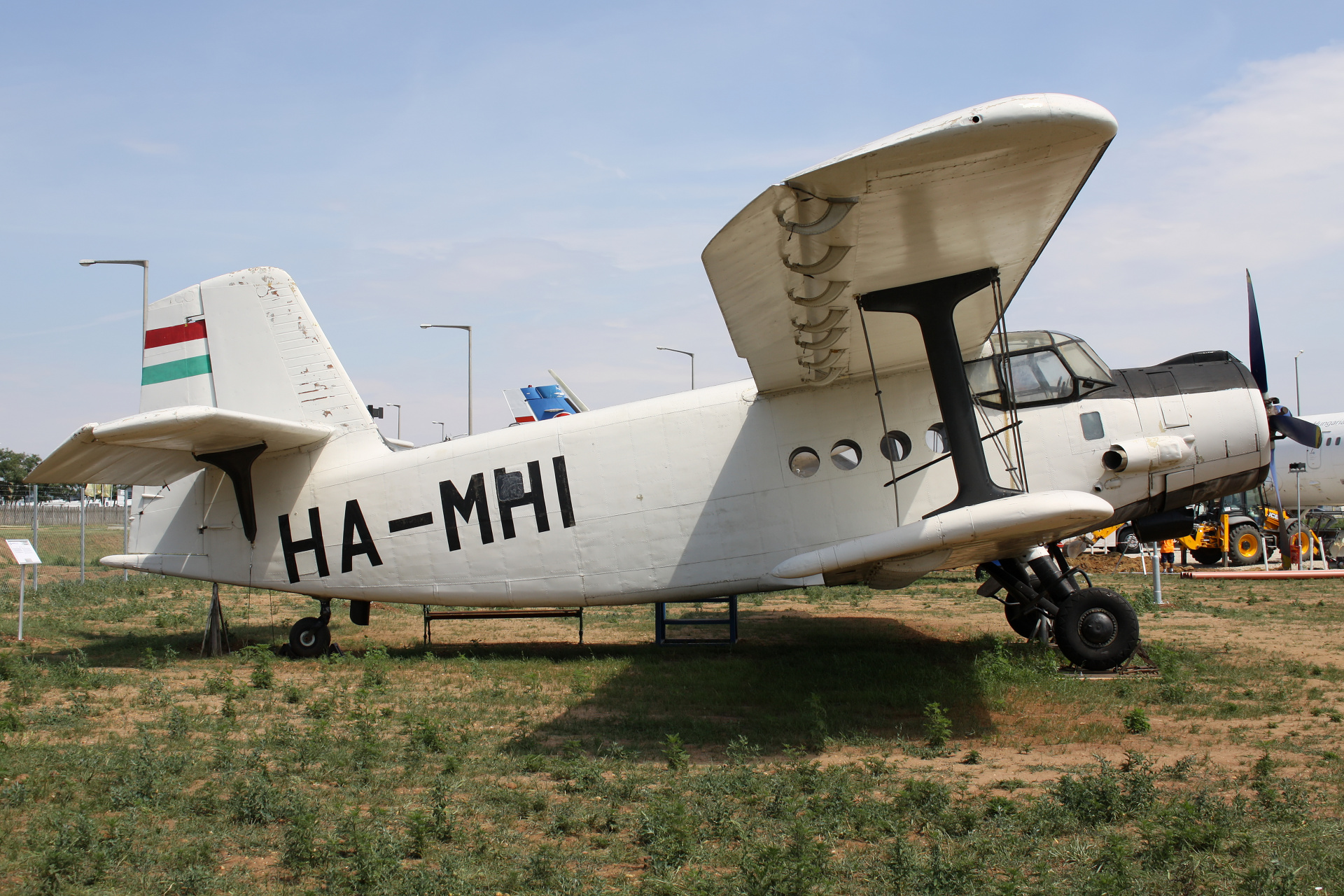 Antonow An-2M, HA-MHI, Budapest Aircraft Service (Samoloty » Spotting na Ferihegy » Aeropark Budapest)