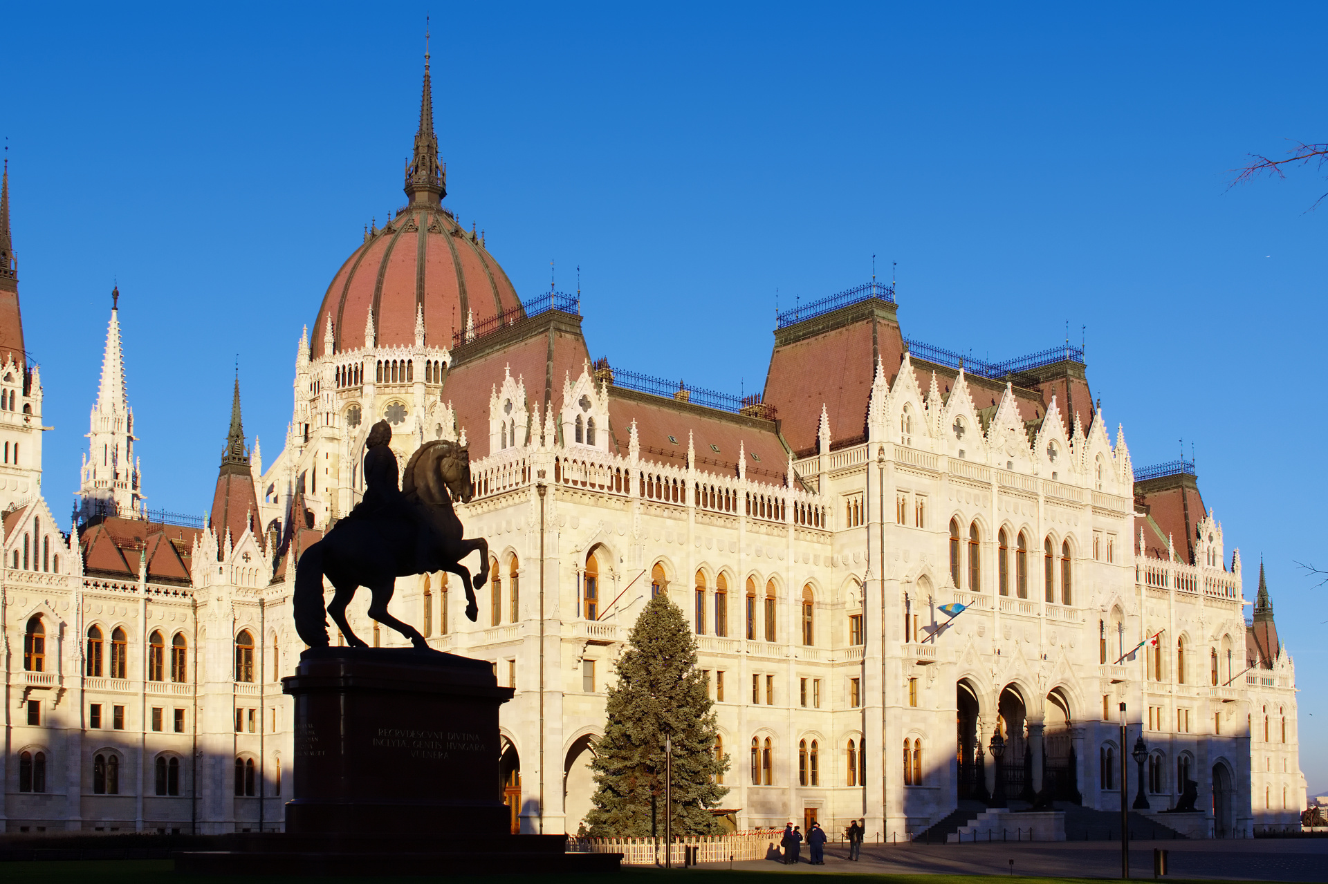 Budynek Parlamentu (Podróże » Budapeszt » Budapeszt za dnia)