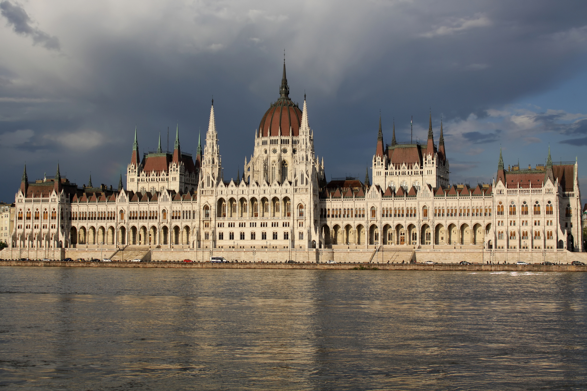Országház - Budynek Parlamentu (Podróże » Budapeszt » Budapeszt za dnia)