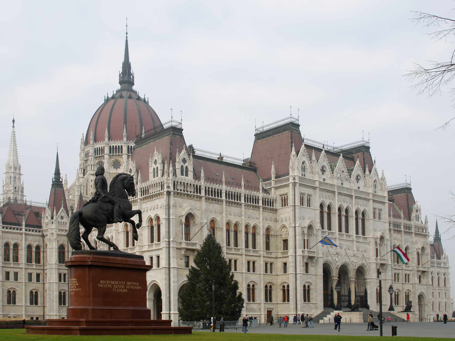 Országház - Budynek Parlamentu (Podróże » Budapeszt » Budapeszt za dnia)