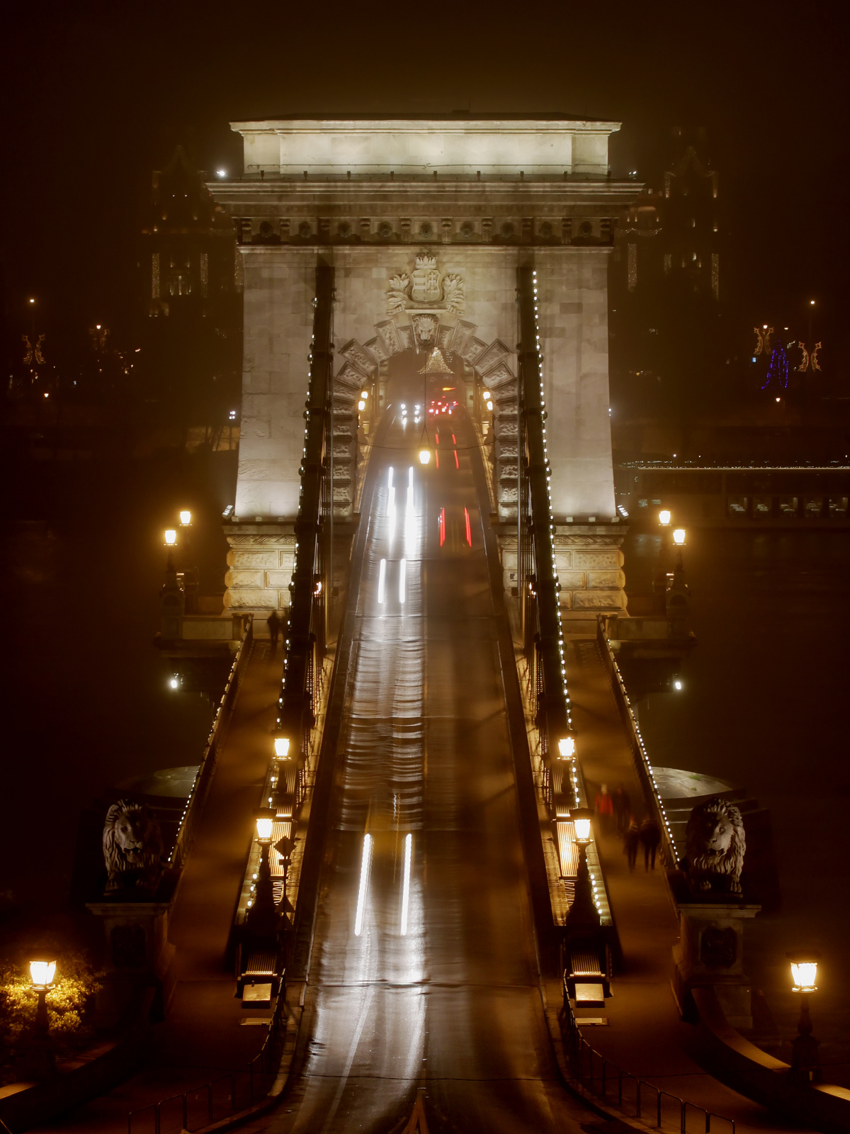 Széchenyi Lánchíd - Most Łańcuchowy Széchenyiego (Podróże » Budapeszt » Budapeszt w nocy)