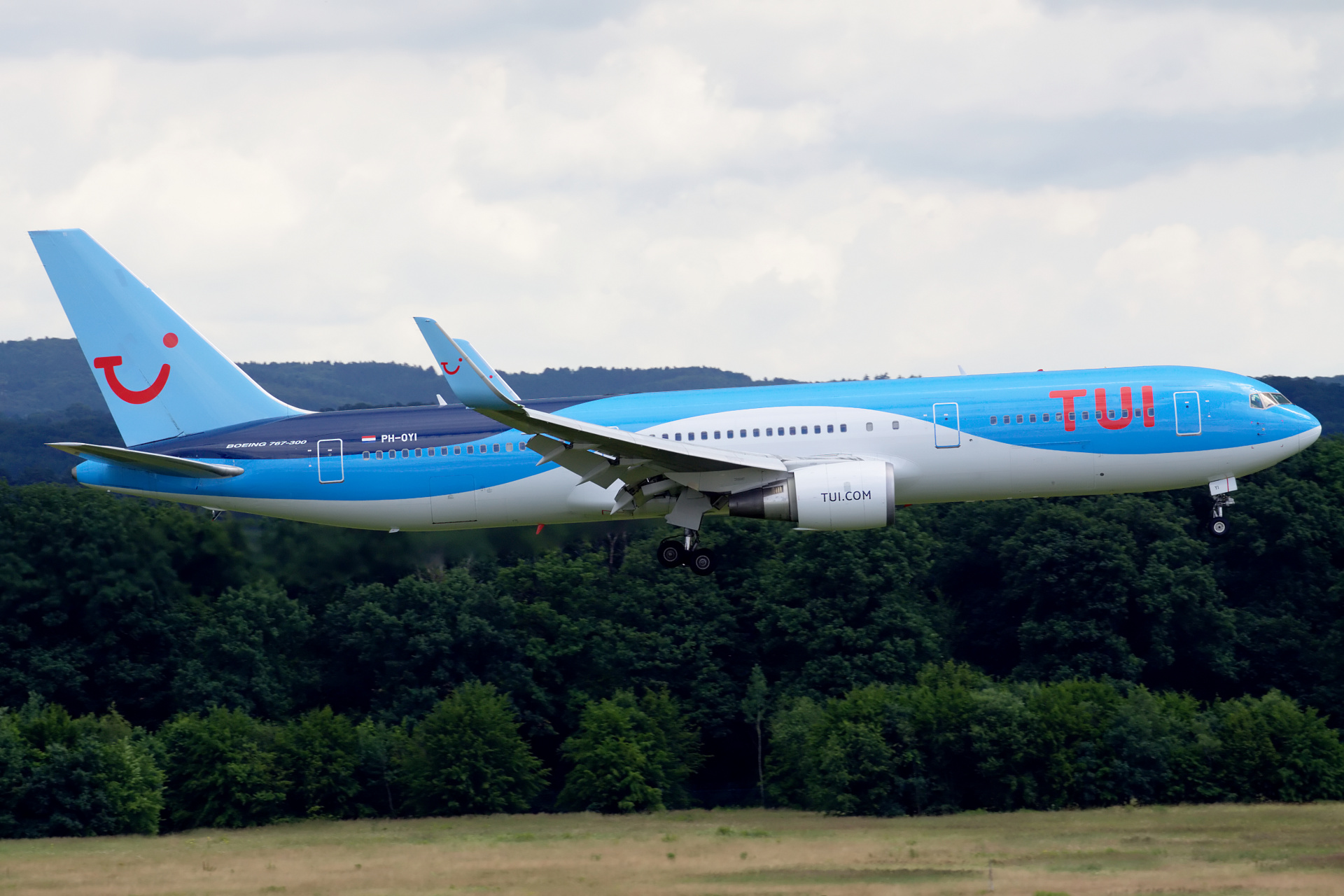 Boeing 767-300, PH-OYI, TUI fly Netherlands (Podróże » Kolonia » Samoloty)