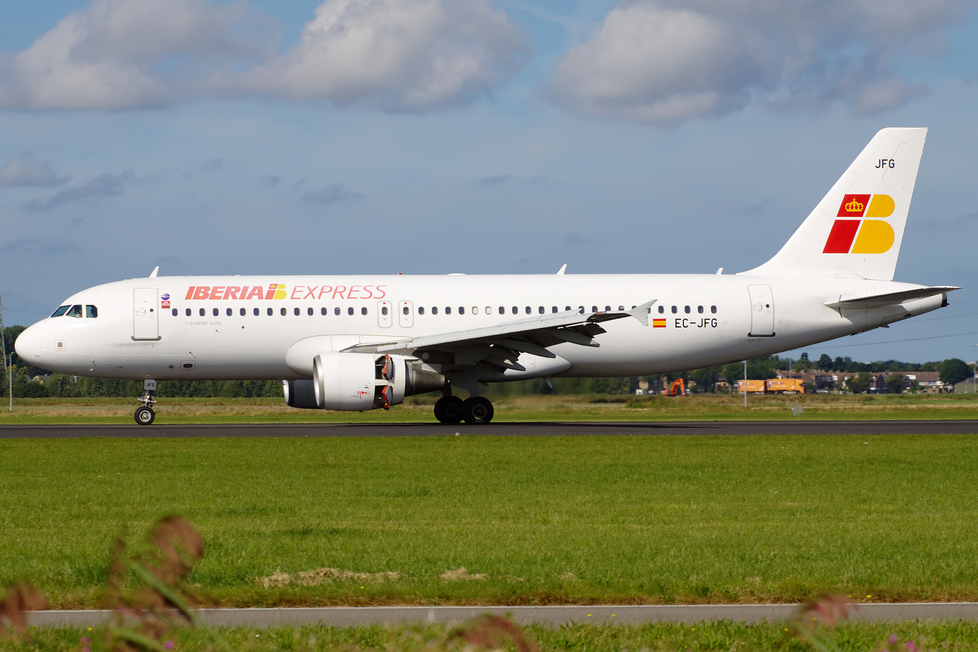 EC-JFG, Iberia Express (Aircraft » Schiphol Spotting » Airbus A320-200)