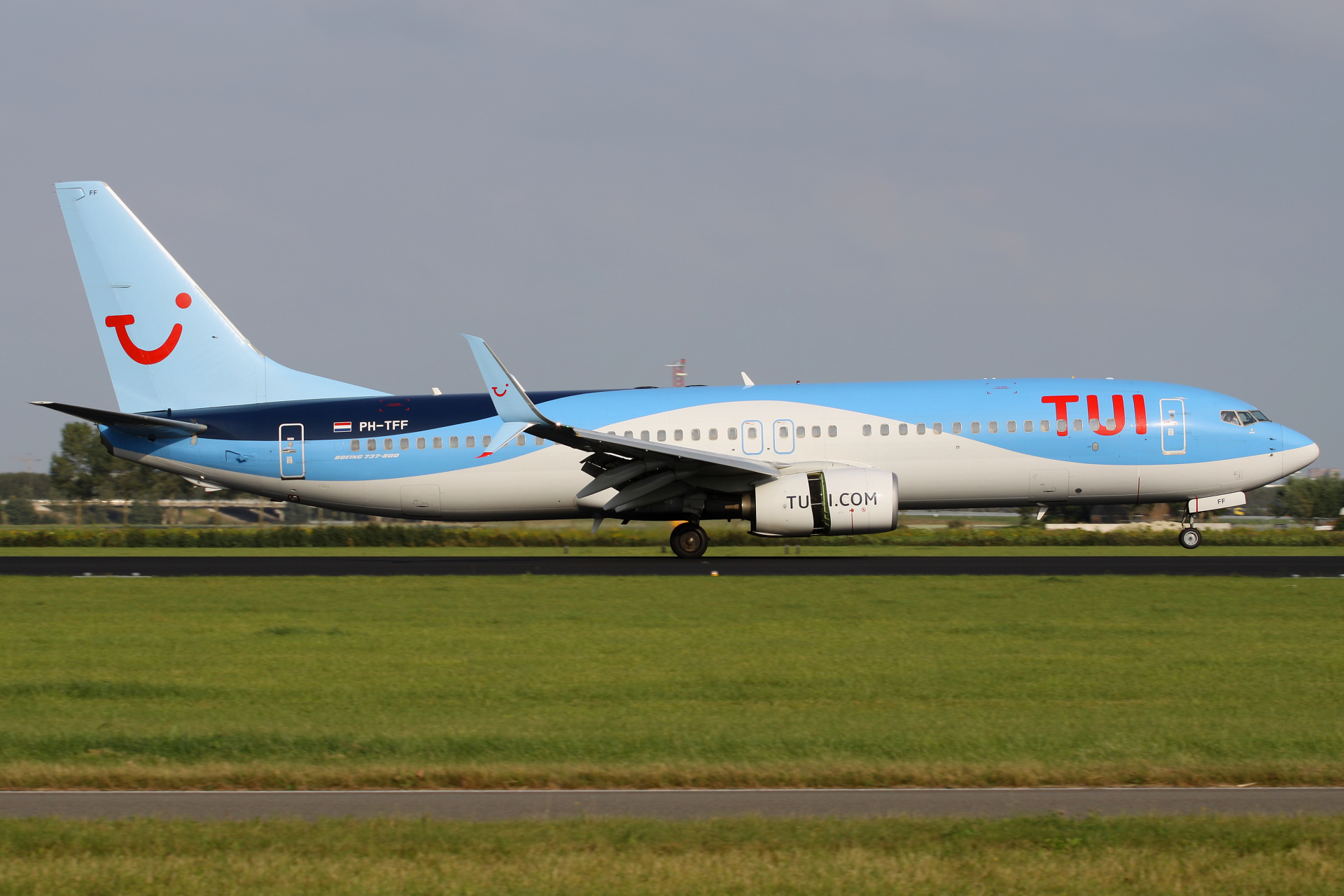 PH-TFF, TUI fly Netherlands (Samoloty » Spotting na Schiphol » Boeing 737-800)