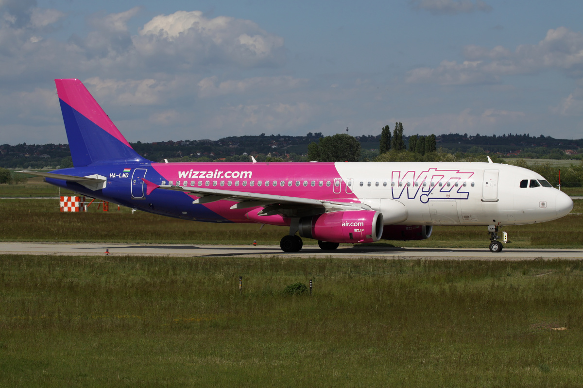 HA-LWD, Wizz Air (Samoloty » Spotting na Ferihegy » Airbus A320-200)
