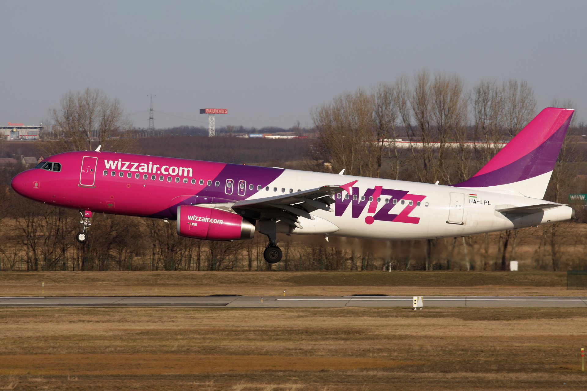 HA-LPL, Wizz Air (Samoloty » Spotting na Ferihegy » Airbus A320-200)