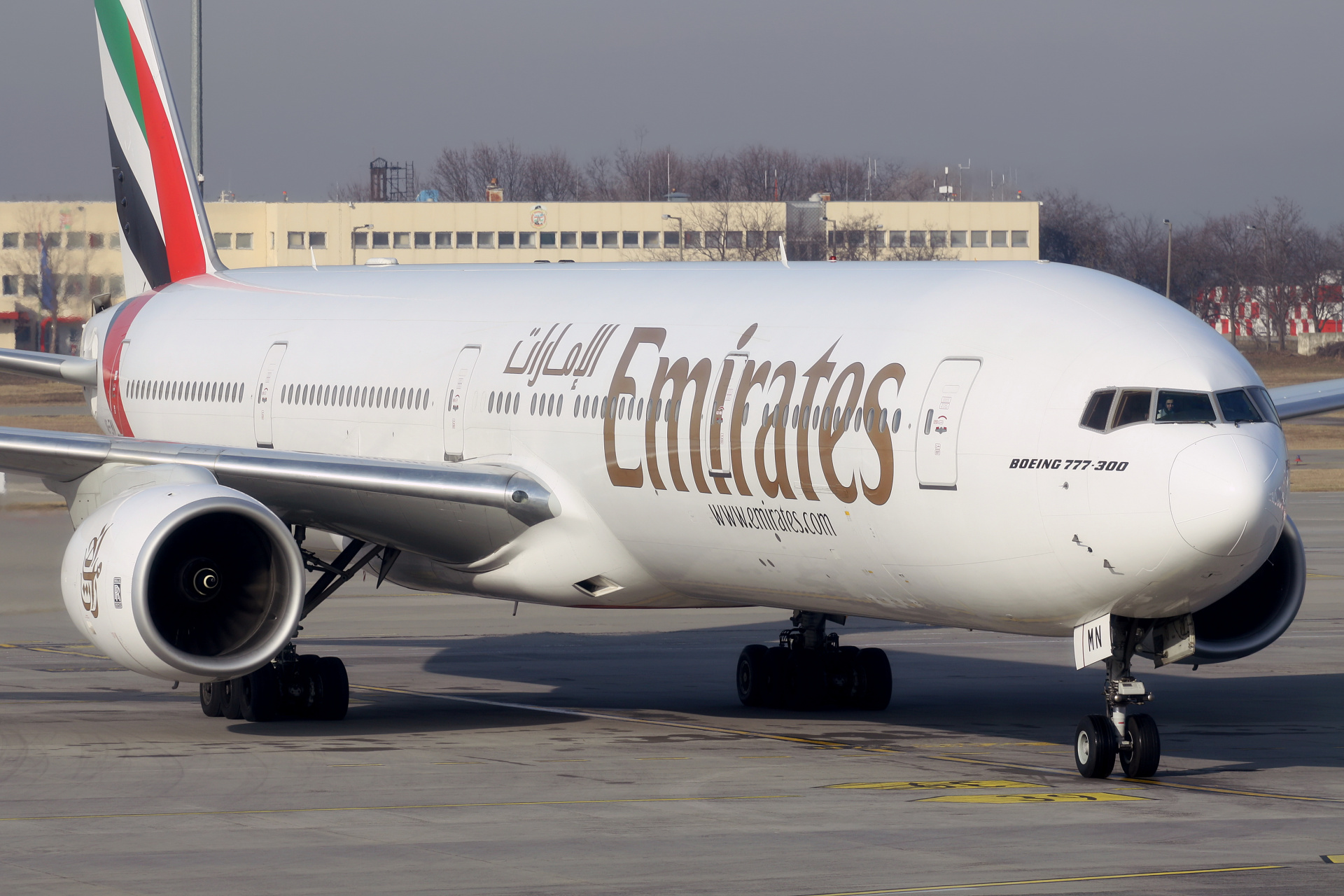 A6-EMN, Emirates (Samoloty » Spotting na Ferihegy » Boeing 777-300)