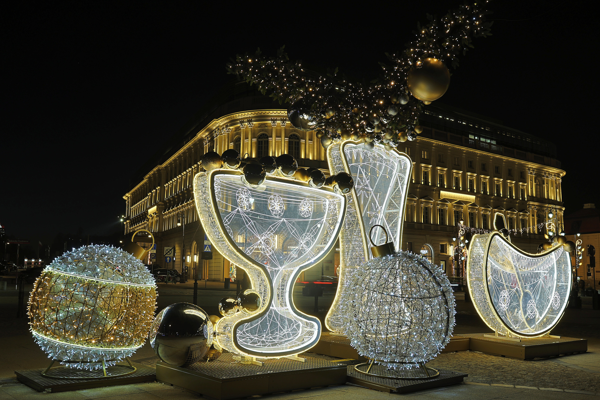 Installation near Karowa and Europejski Hotel (Warsaw » Christmas Illumination)