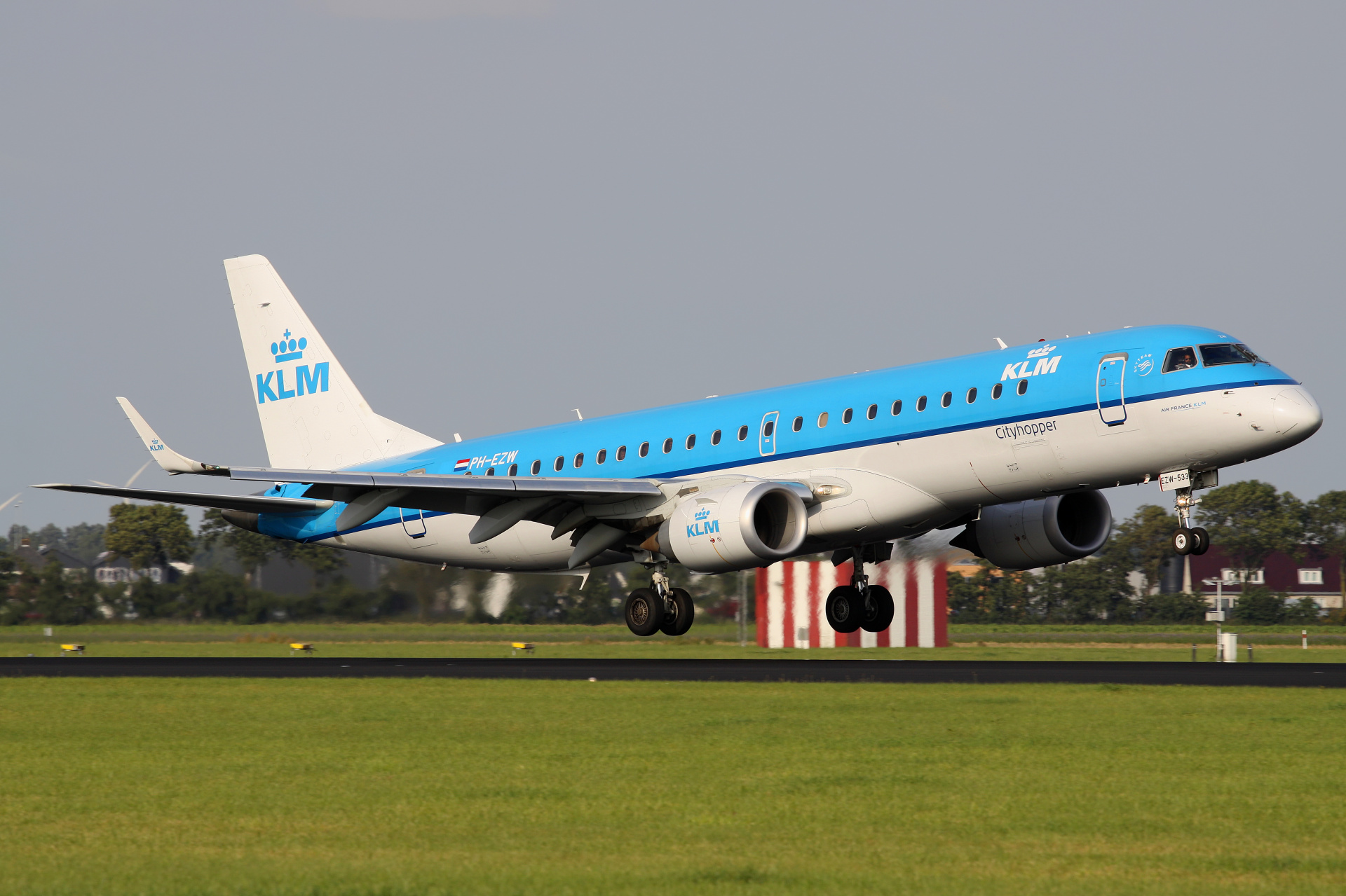 PH-EZW (Samoloty » Spotting na Schiphol » Embraer E190 » KLM Cityhopper)