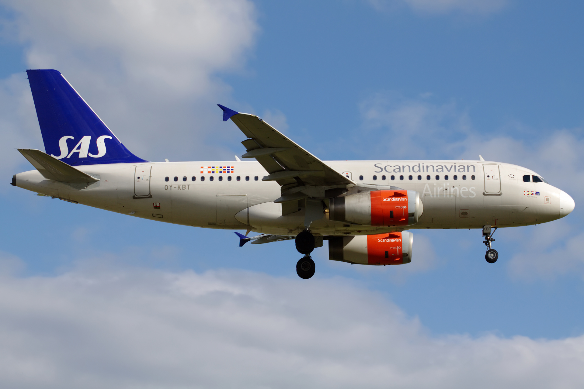 OY-KBT, SAS Scandinavian Airlines (Samoloty » Spotting w Kopenhadze Kastrup » Airbus A319-100)