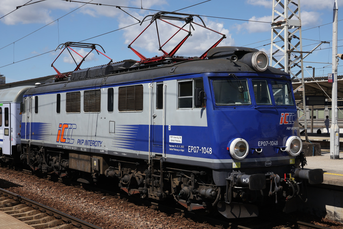 EP07-1048 (Pojazdy » Pociągi i lokomotywy » Pafawag 4E)
