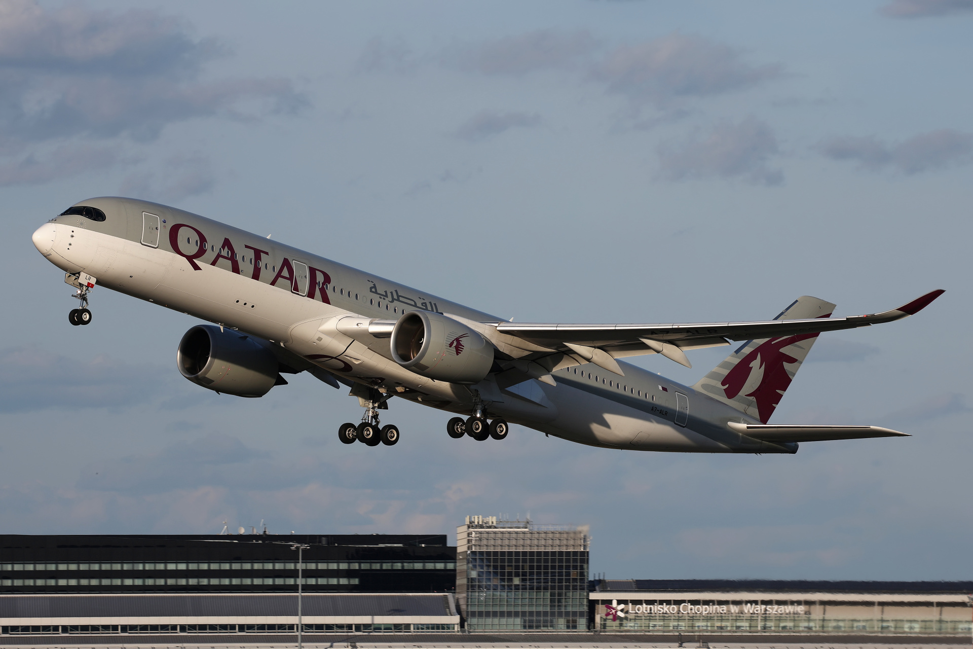A7-ALR (Aircraft » EPWA Spotting » Airbus A350-900 » Qatar Airways)