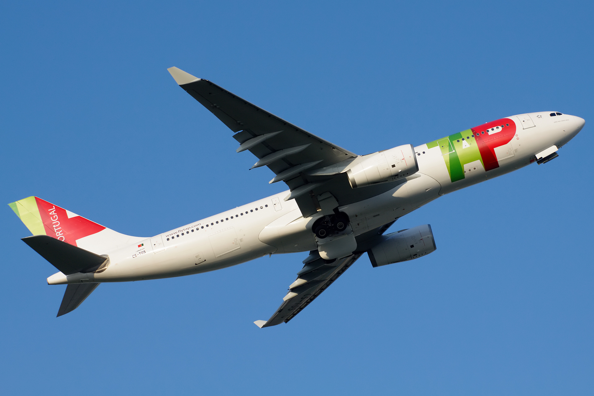 CS-TOS (Samoloty » Spotting na EPWA » Airbus A330-200 » TAP Air Portugal)
