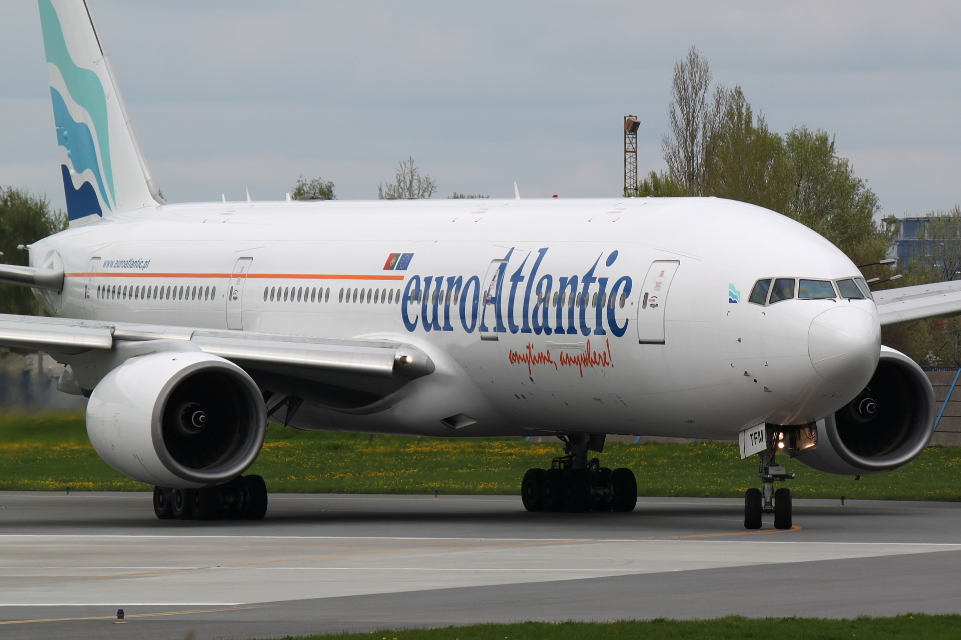 CS-TFM (Samoloty » Spotting na EPWA » Boeing 777-200 i 200ER » EuroAtlantic Airways)