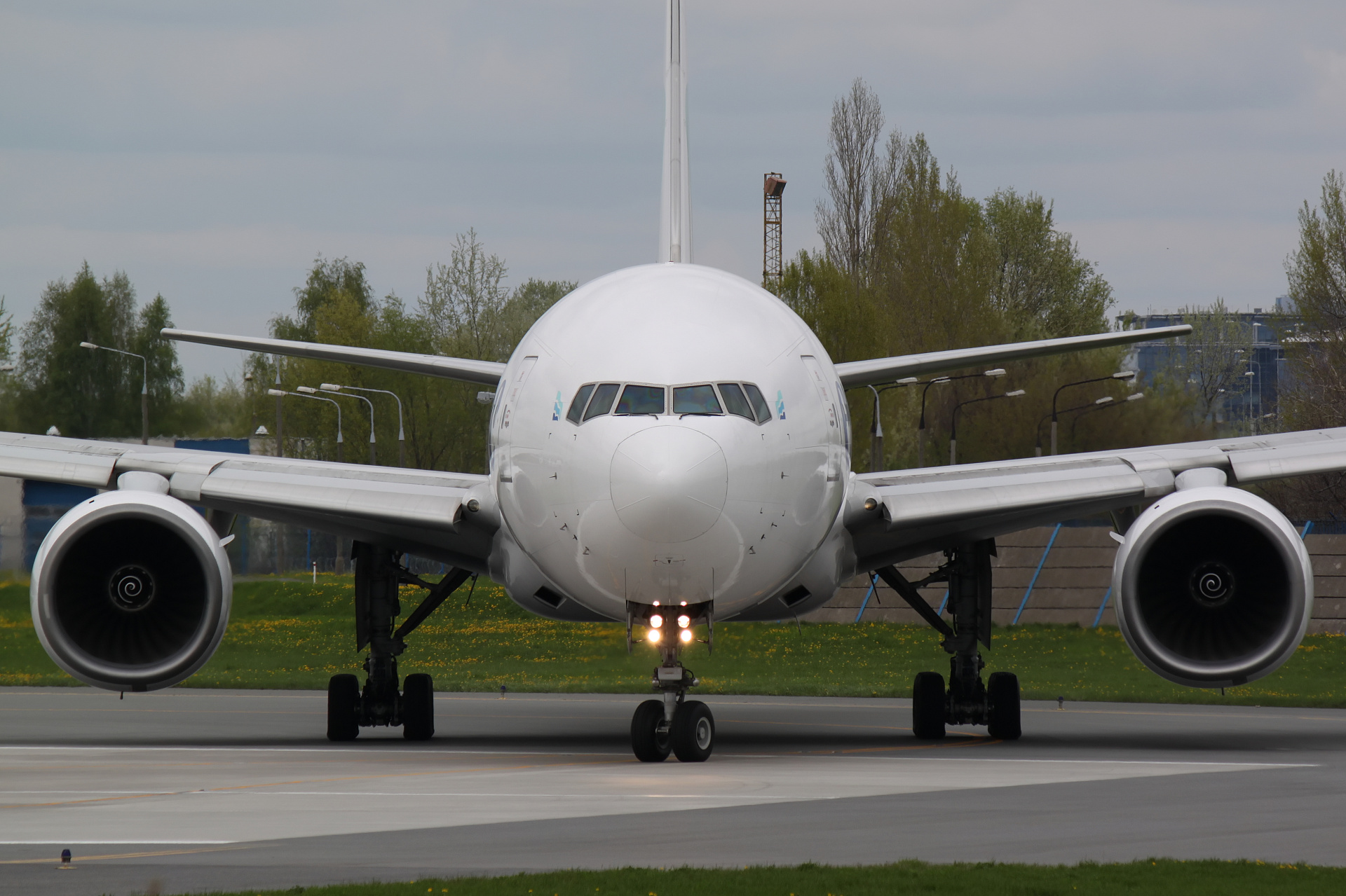 CS-TFM (Samoloty » Spotting na EPWA » Boeing 777-200 i 200ER » EuroAtlantic Airways)