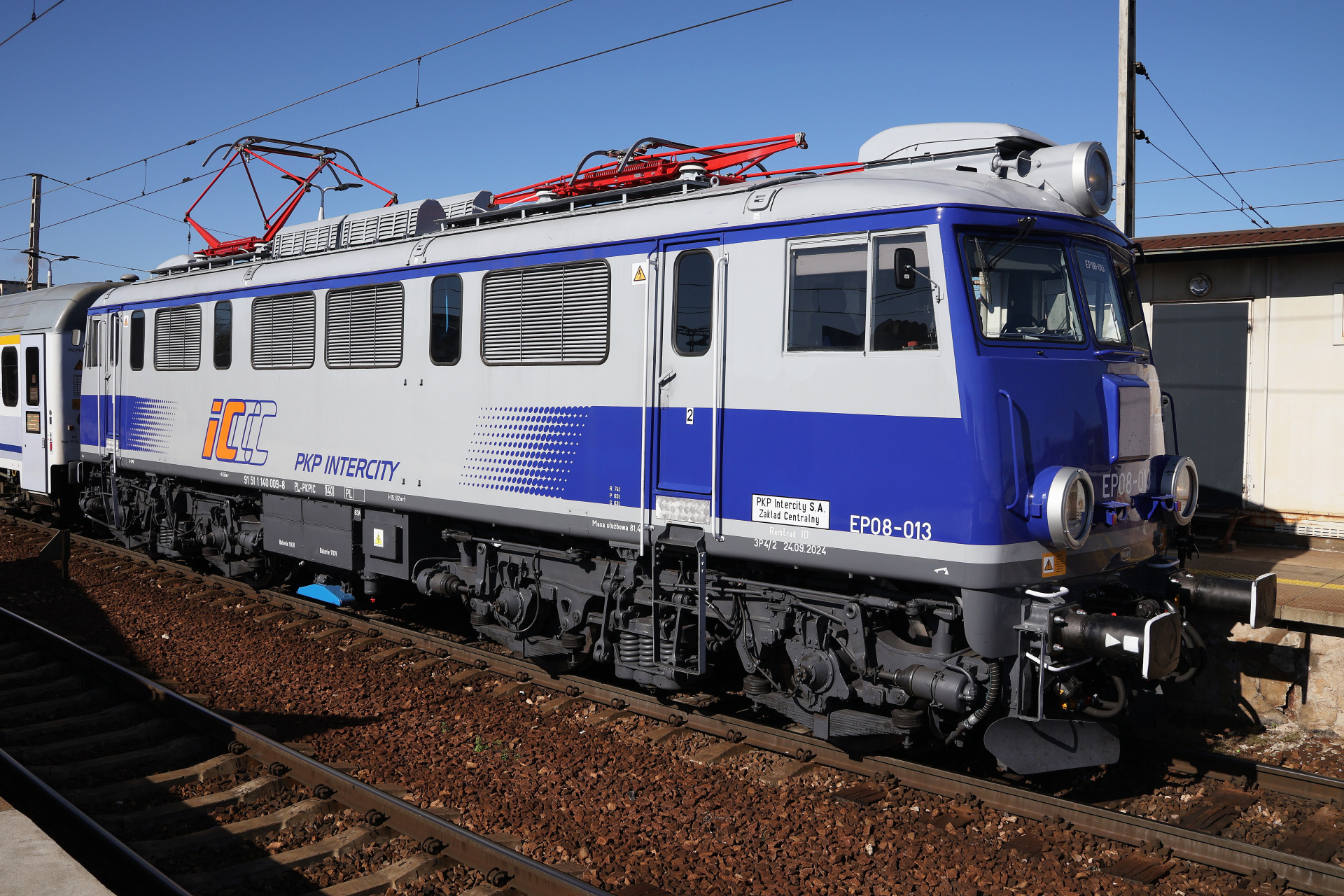 EP08-013 (Vehicles » Trains and Locomotives » Pafawag 102E, PKP Intercity)