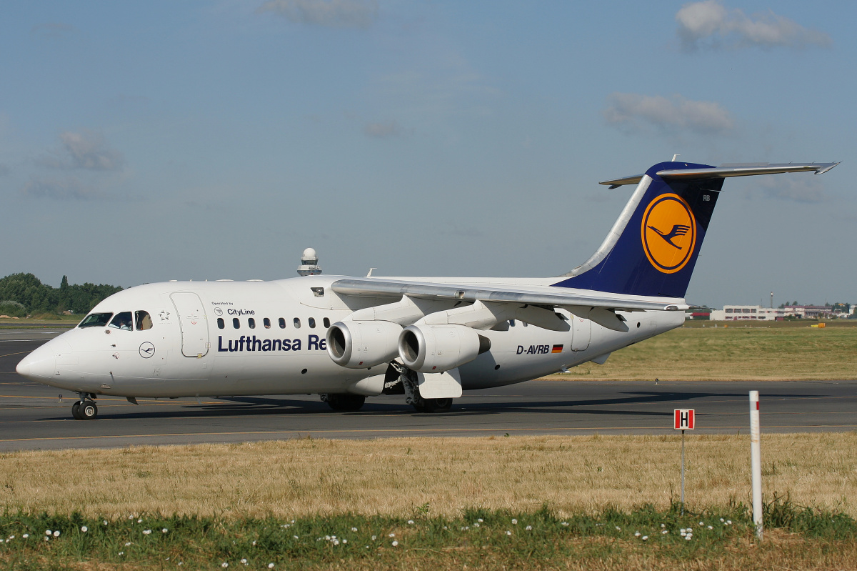 D-AVRB (CityLine) (Aircraft » EPWA Spotting » BAe 146 and revisions » Avro RJ85 » Lufthansa Regional)