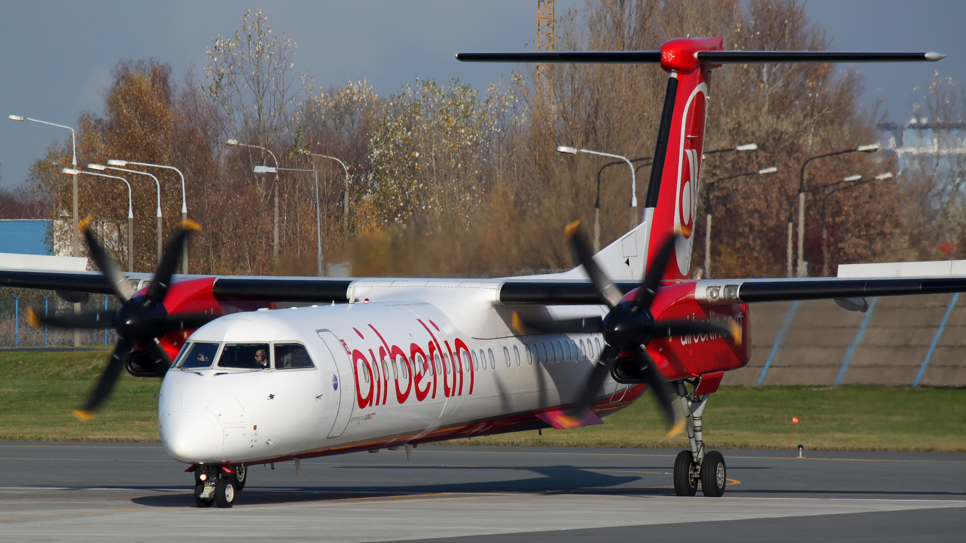 D-ABQD, AirBerlin (Samoloty » Spotting na EPWA » De Havilland Canada DHC-8 Dash 8 » AirBerlin)