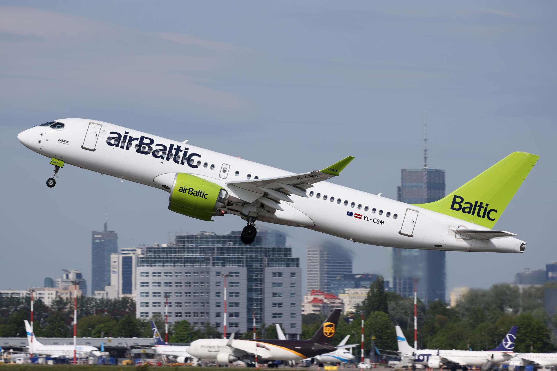 YL-CSM (Aircraft » EPWA Spotting » Airbus A220-300 » airBaltic)
