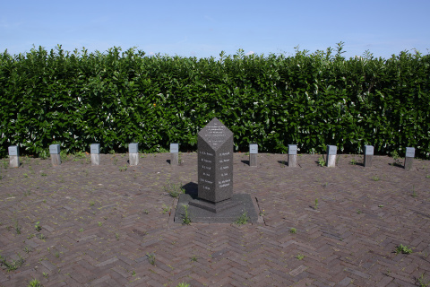 Memoriał ofiar pożaru w ośrodku dla nielegalnych imigrantów Schiphol-Oost