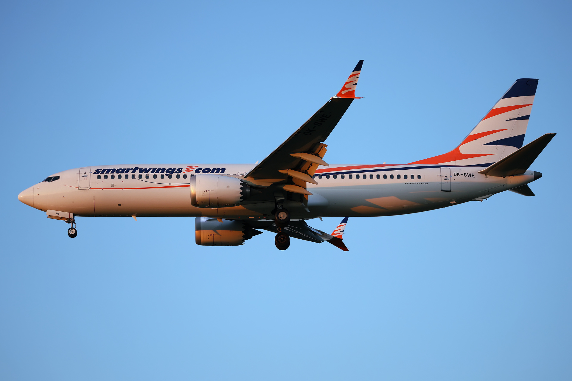 OK-SWE (Aircraft » EPWA Spotting » Boeing 737-8 MAX » SmartWings)
