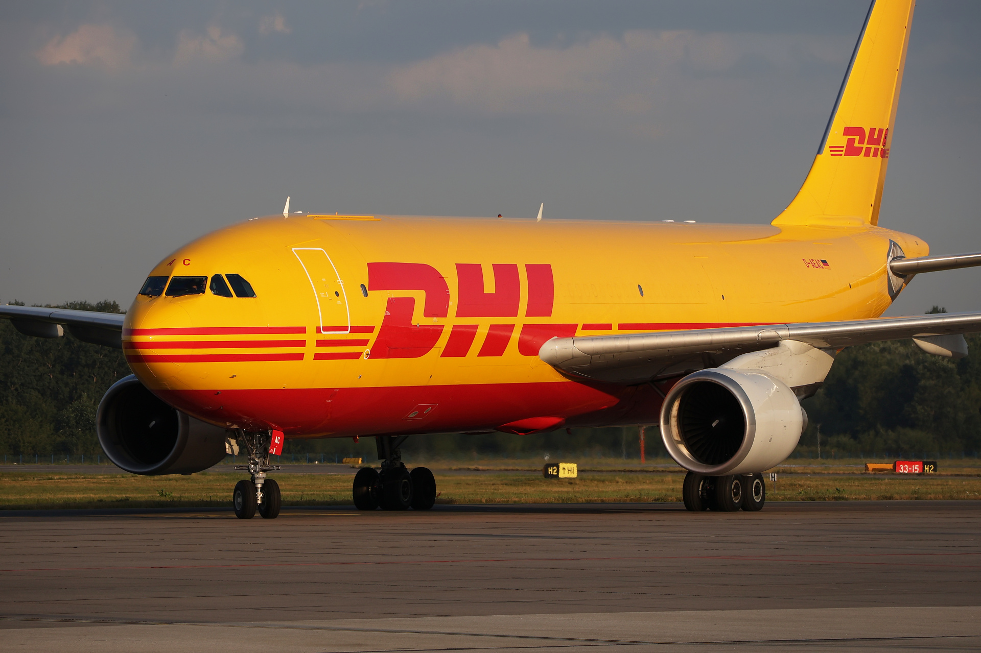 D-AEAC (Aircraft » EPWA Spotting » Airbus A300B4-600F » DHL European Air Transport)