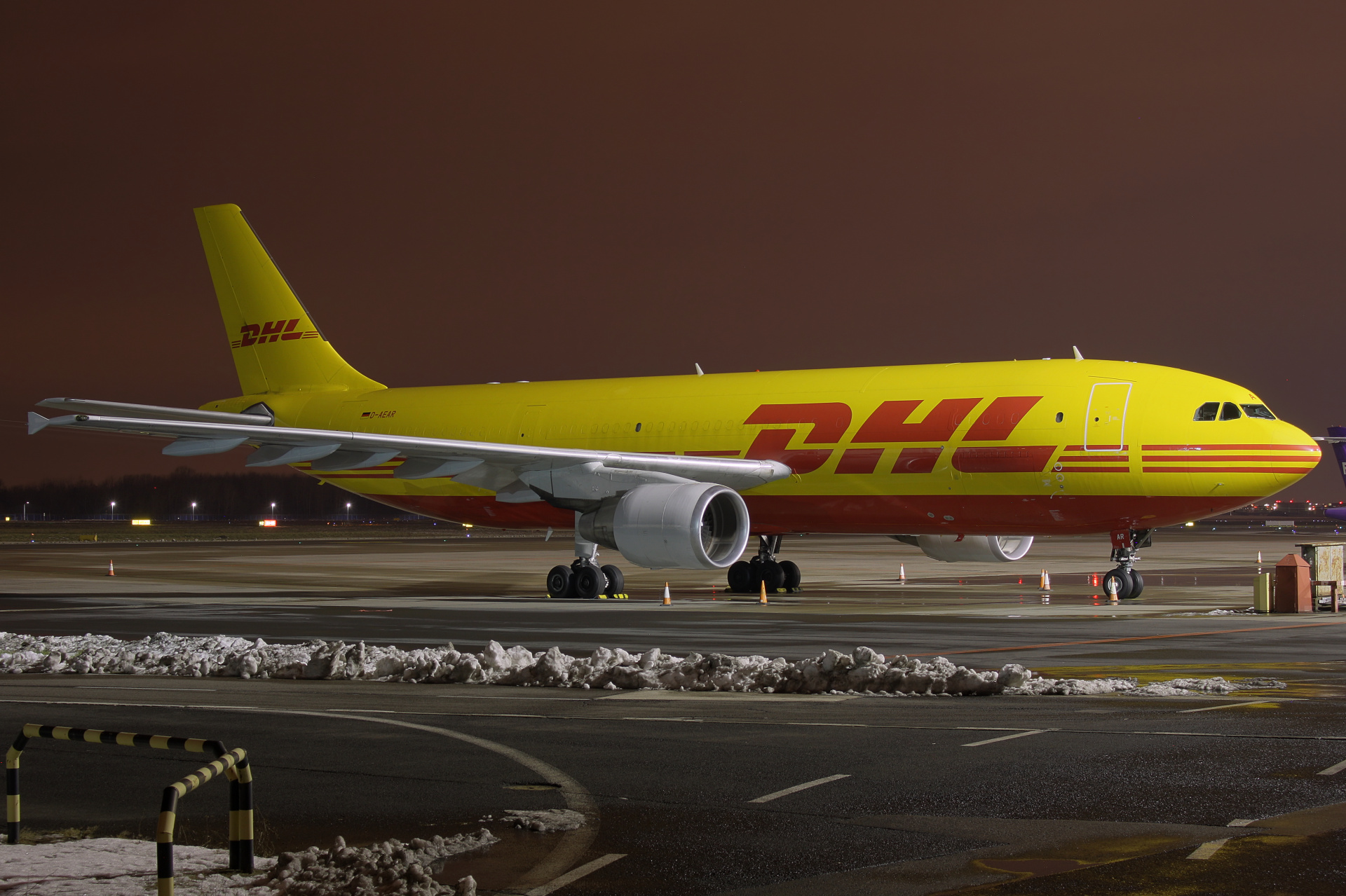 D-AEAR (Aircraft » EPWA Spotting » Airbus A300B4-600F » DHL European Air Transport)