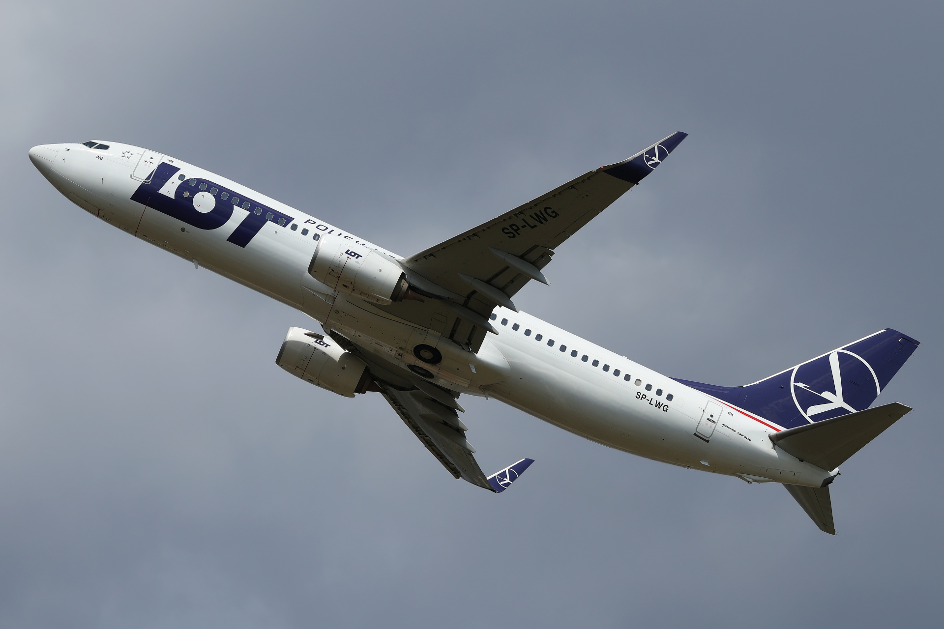 SP-LWG (Aircraft » EPWA Spotting » Boeing 737-800 » LOT Polish Airlines)