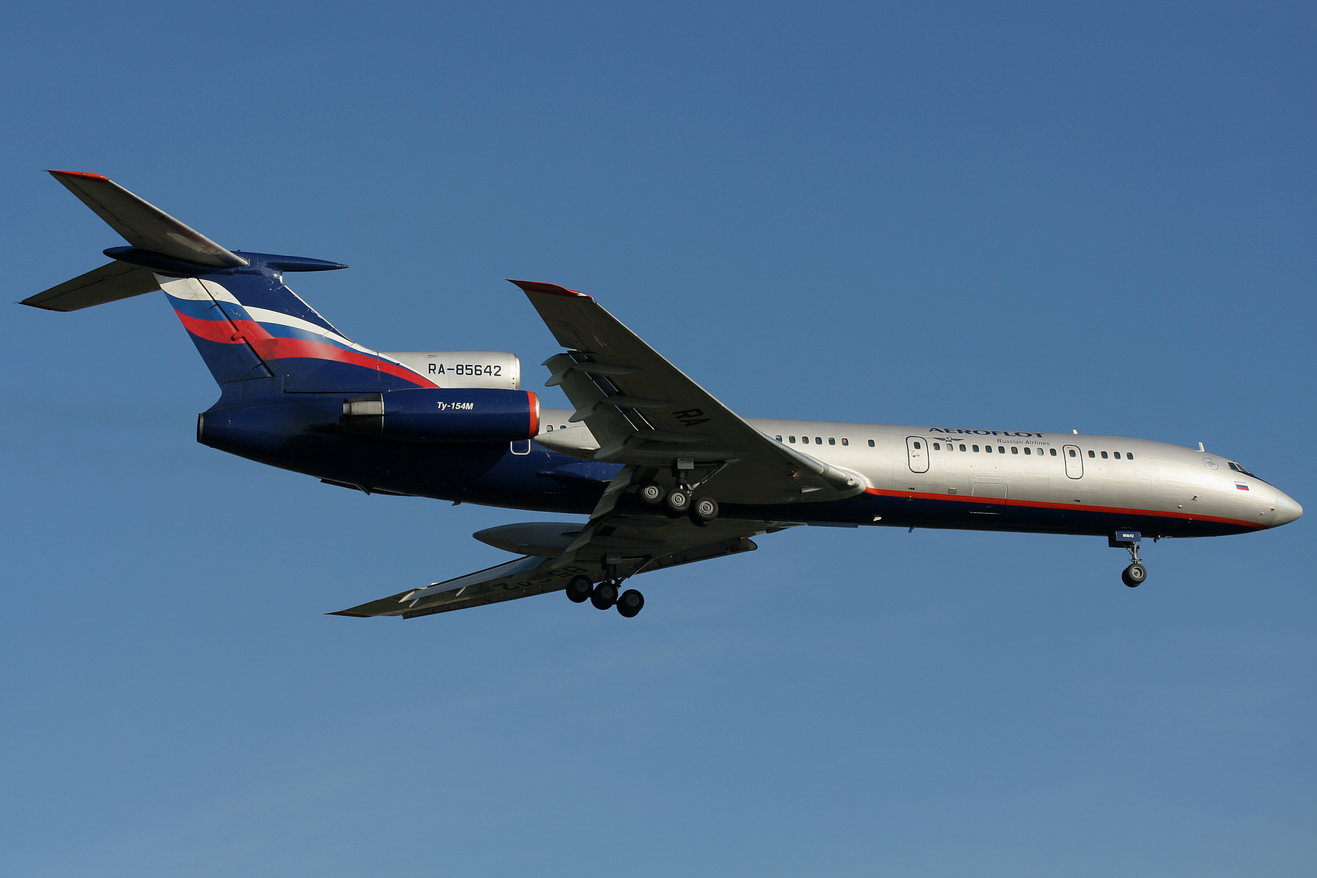 RA-85642 (Samoloty » Spotting na EPWA » Tupolew Tu-154M » Aeroflot Russian Airlines)